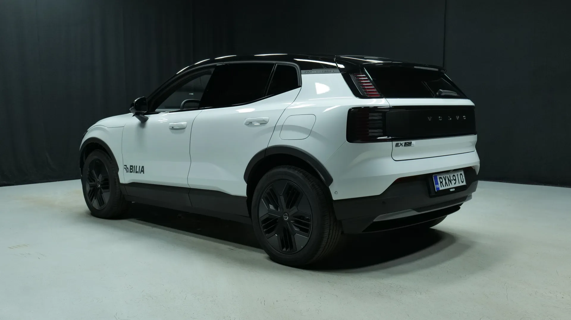 Autokuva 2 - RXN-910