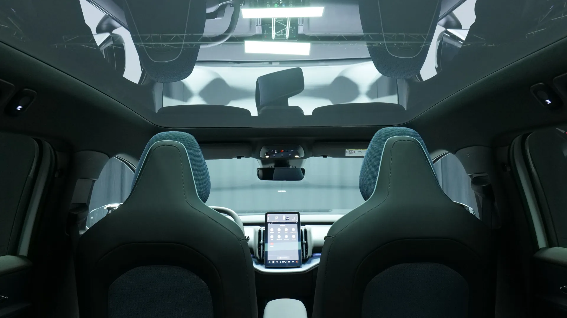 Autokuva 16 - RXN-910