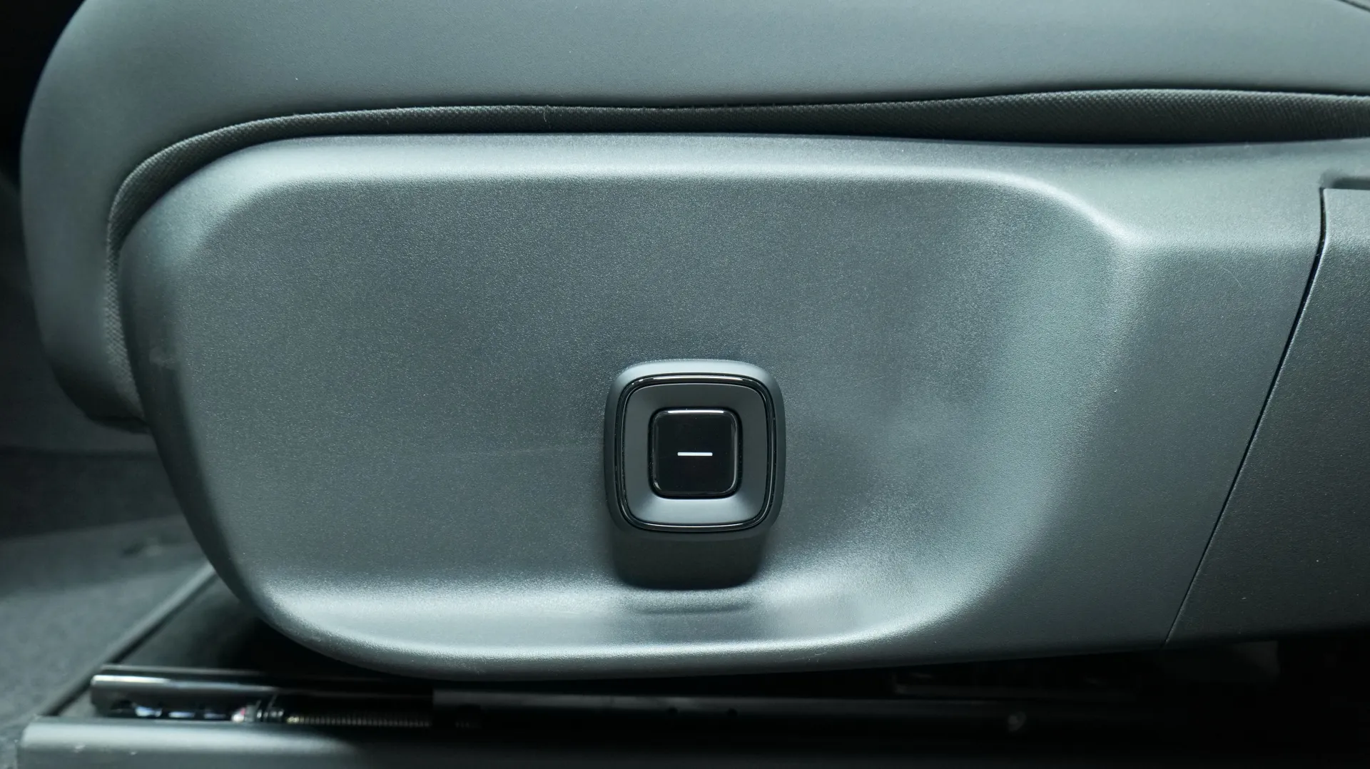 Autokuva 9 - RXN-910