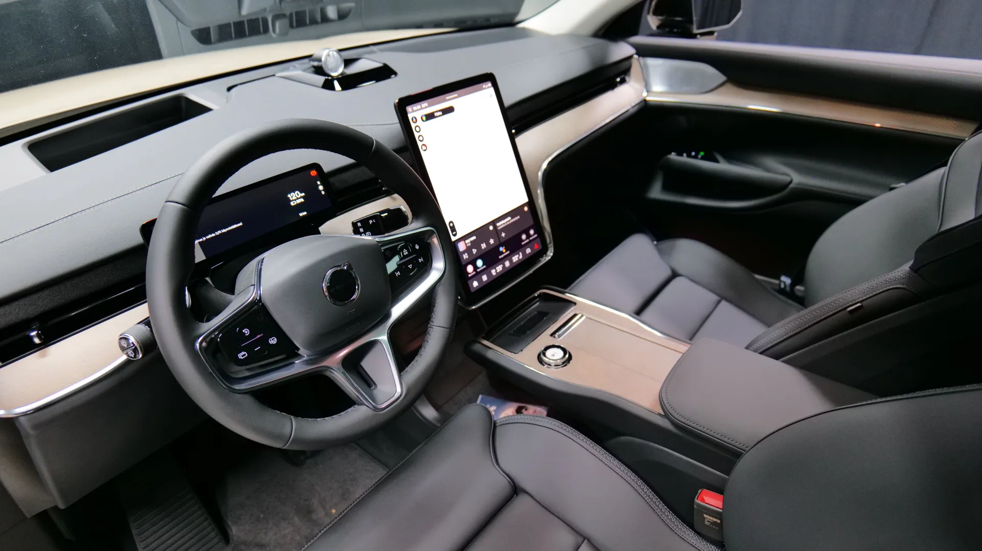 Autokuva 15 - RXN-912