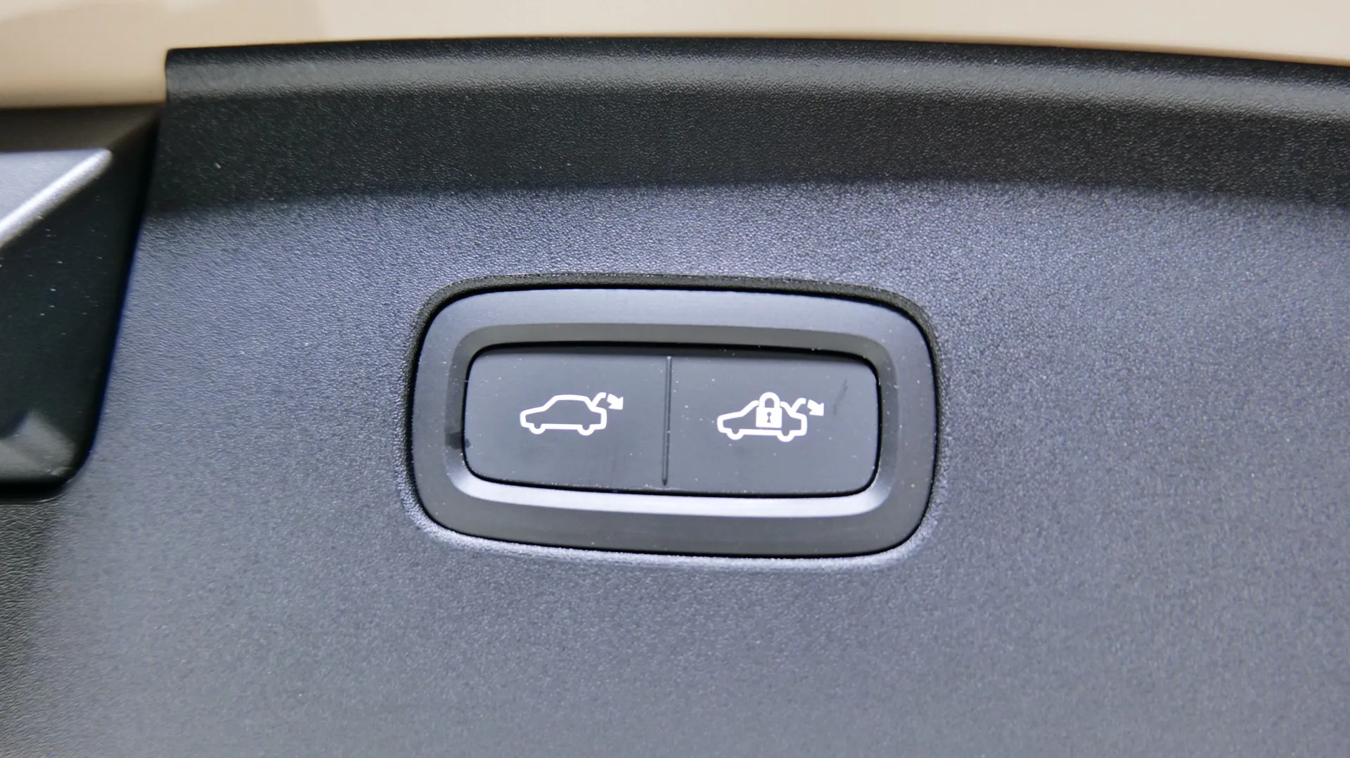 Autokuva 28 - RXN-912