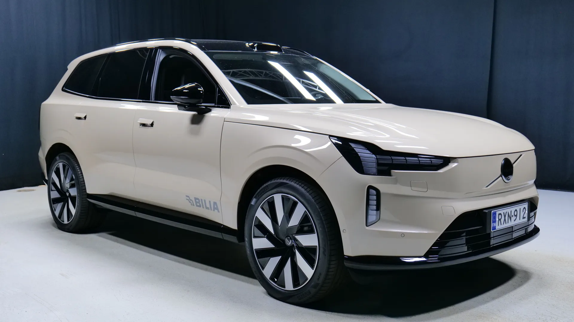 Autokuva 5 - RXN-912