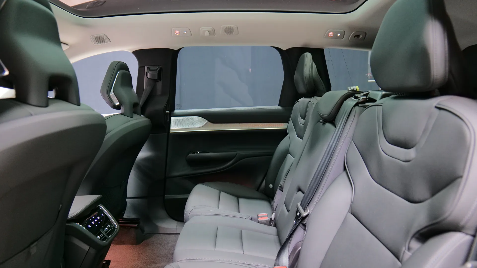 Autokuva 18 - RXN-912