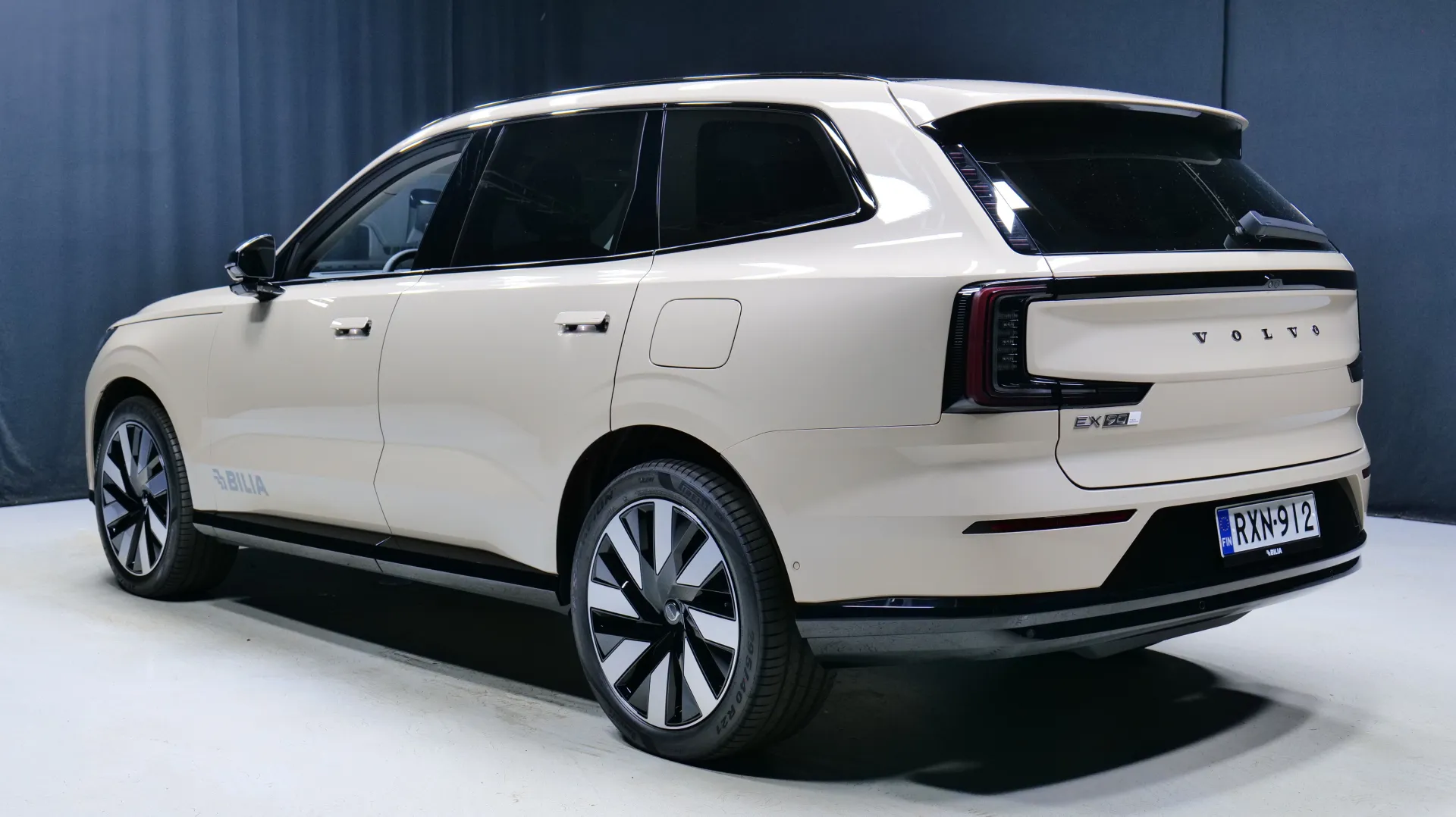 Autokuva 2 - RXN-912