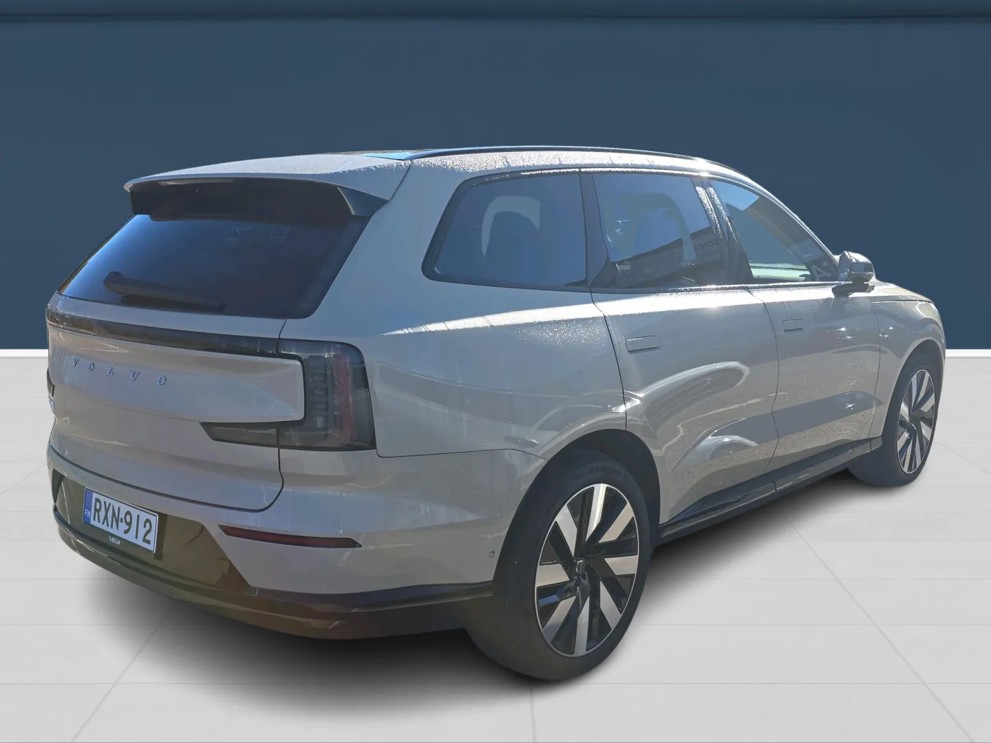 Autokuva 4 - RXN-912