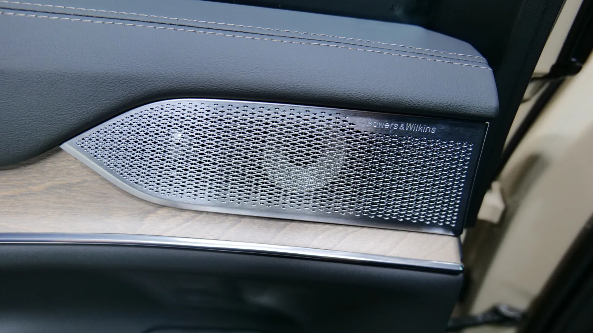 Autokuva 17 - RXN-912