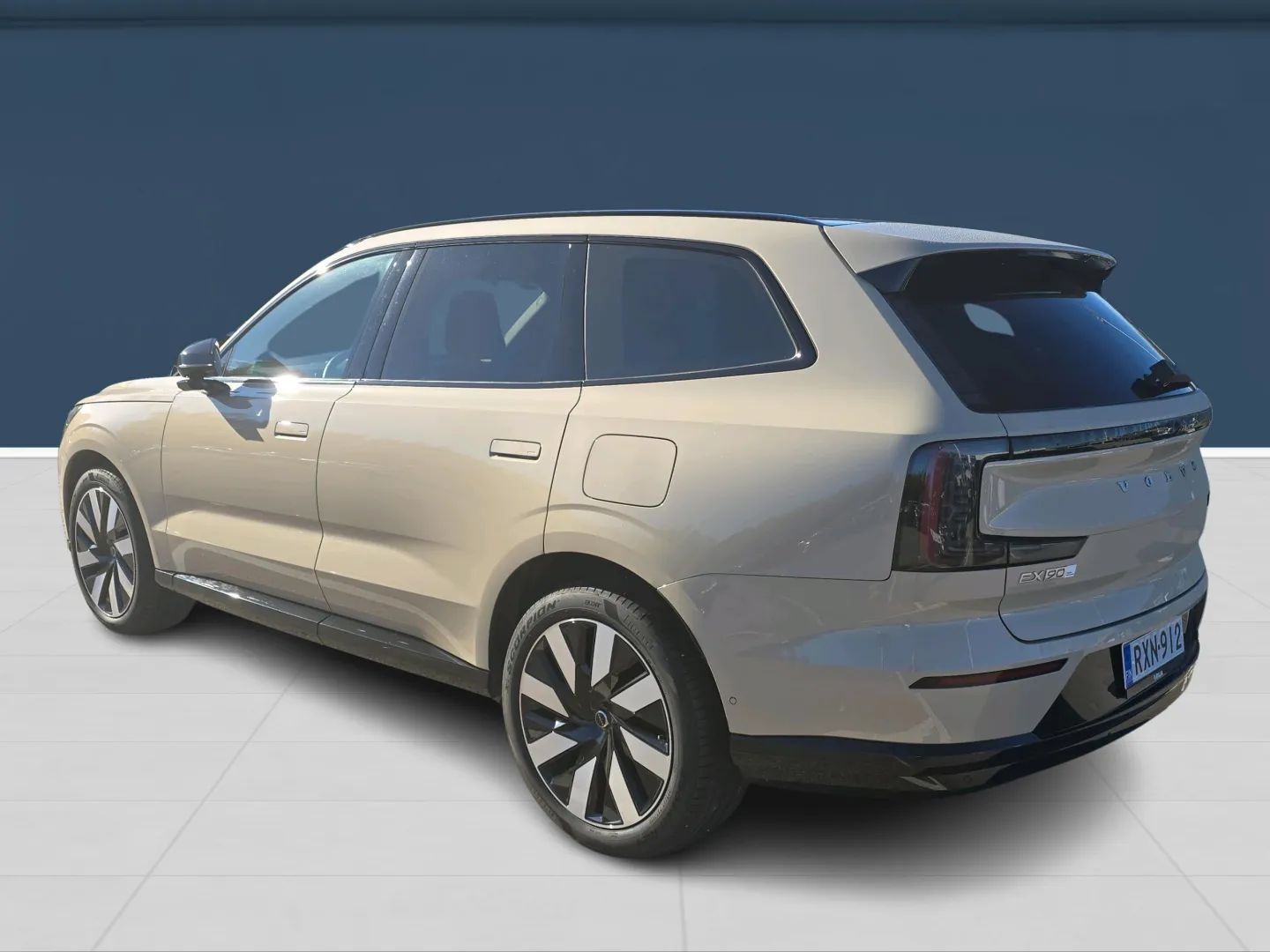 Autokuva 6 - RXN-912