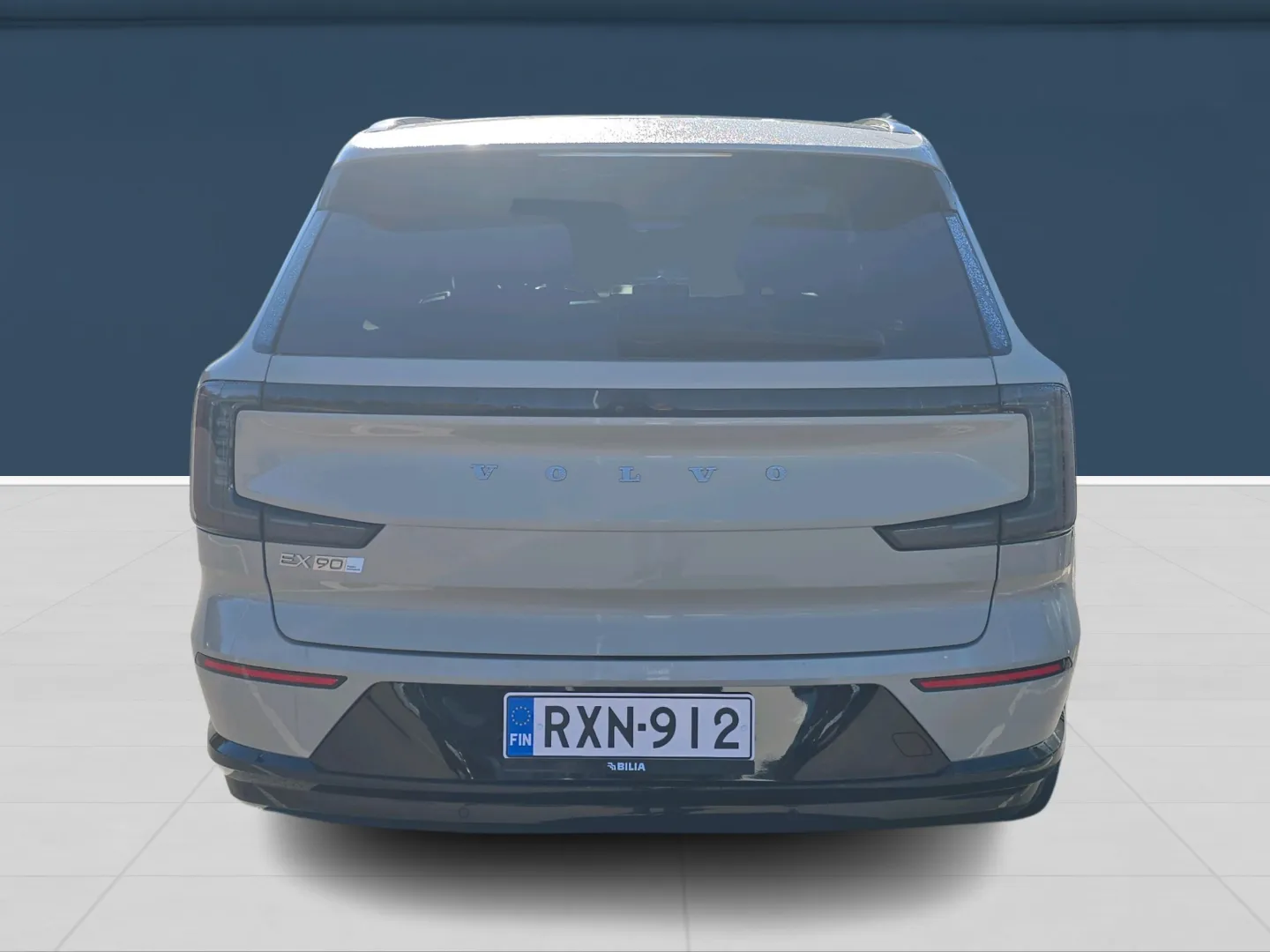 Autokuva 5 - RXN-912
