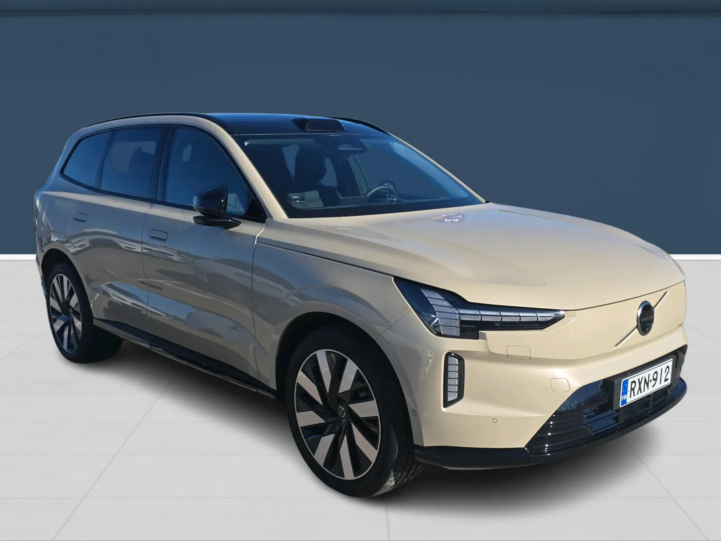 Autokuva 3 - RXN-912