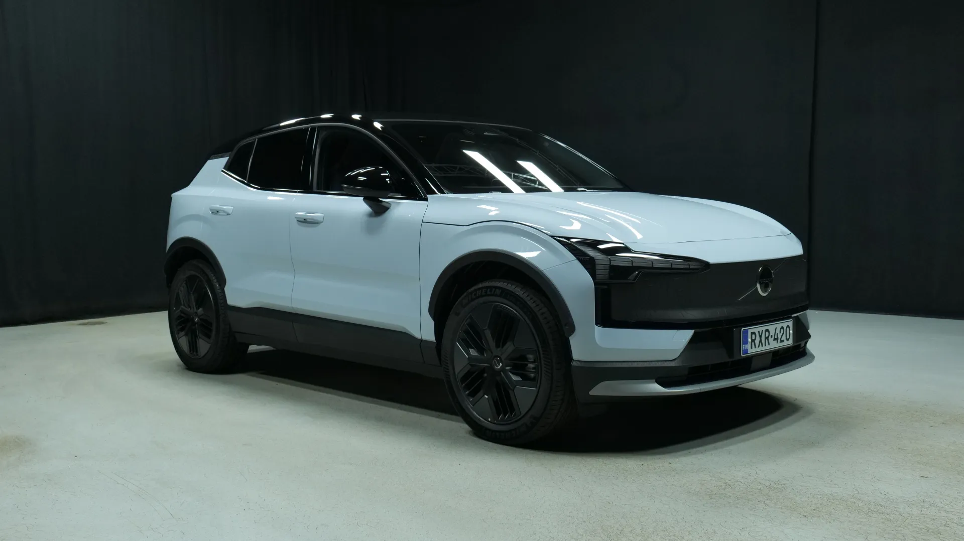 Autokuva 5 - RXR-420