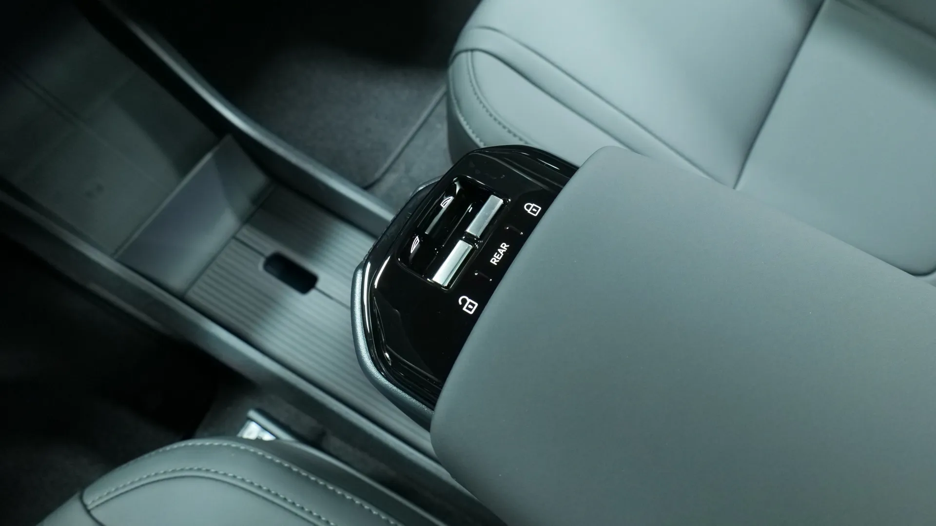 Autokuva 7 - RXR-420