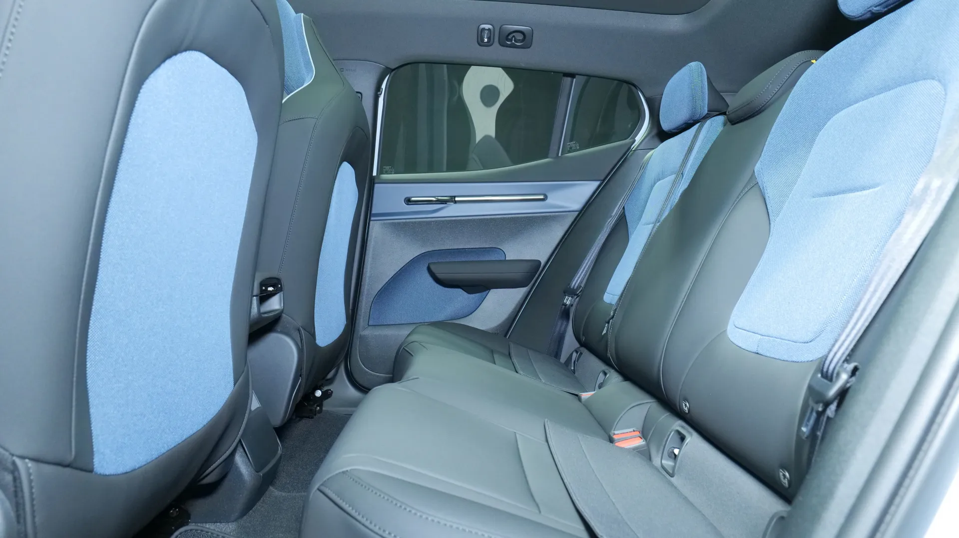 Autokuva 14 - RXR-420