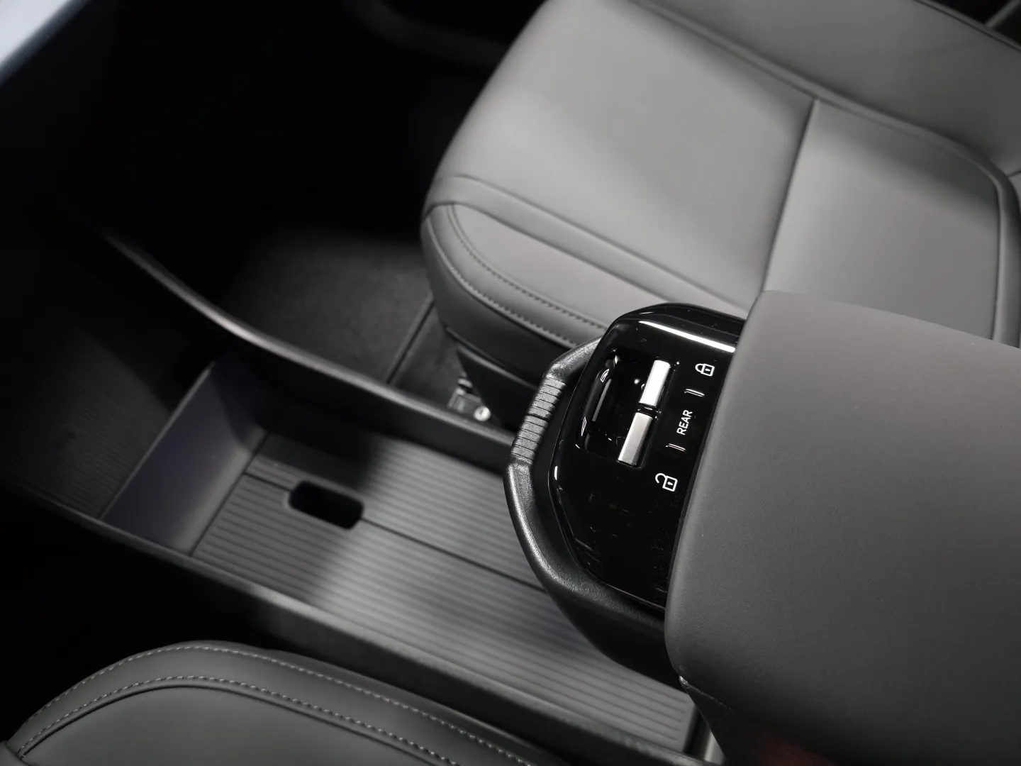 Autokuva 12 - RXR-972