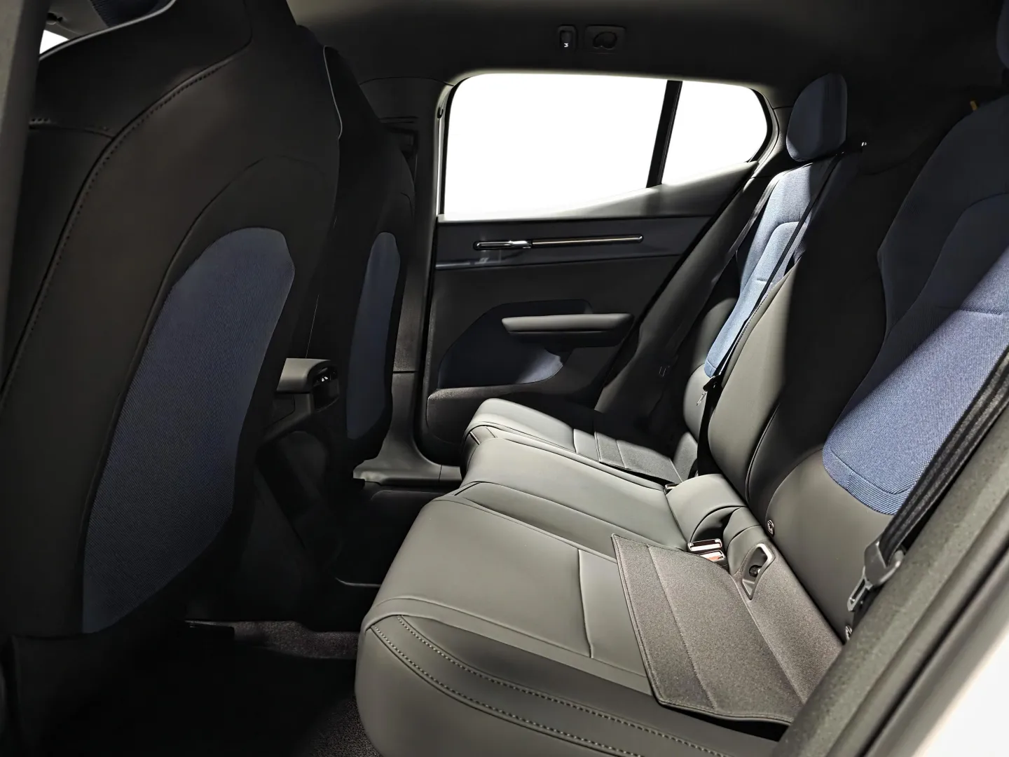 Autokuva 9 - RXR-972