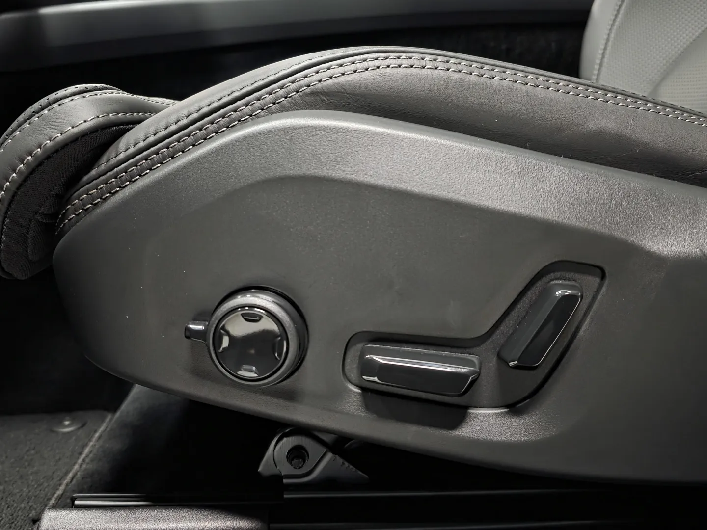 Autokuva 15 - RXS-560