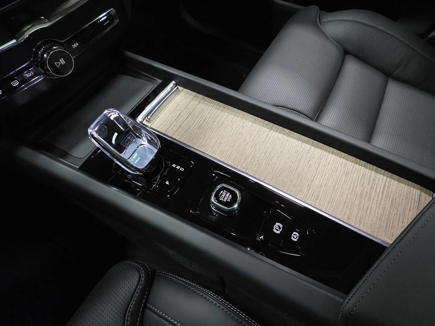 Autokuva 13 - RXS-560