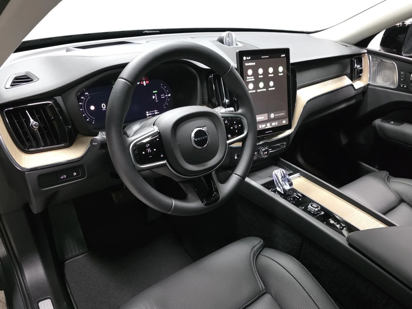 Autokuva 8 - RXS-560