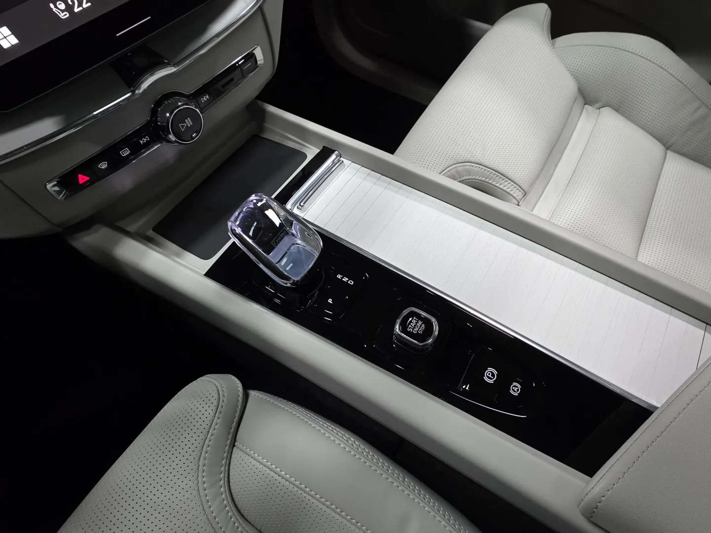 Autokuva 13 - RXS-569