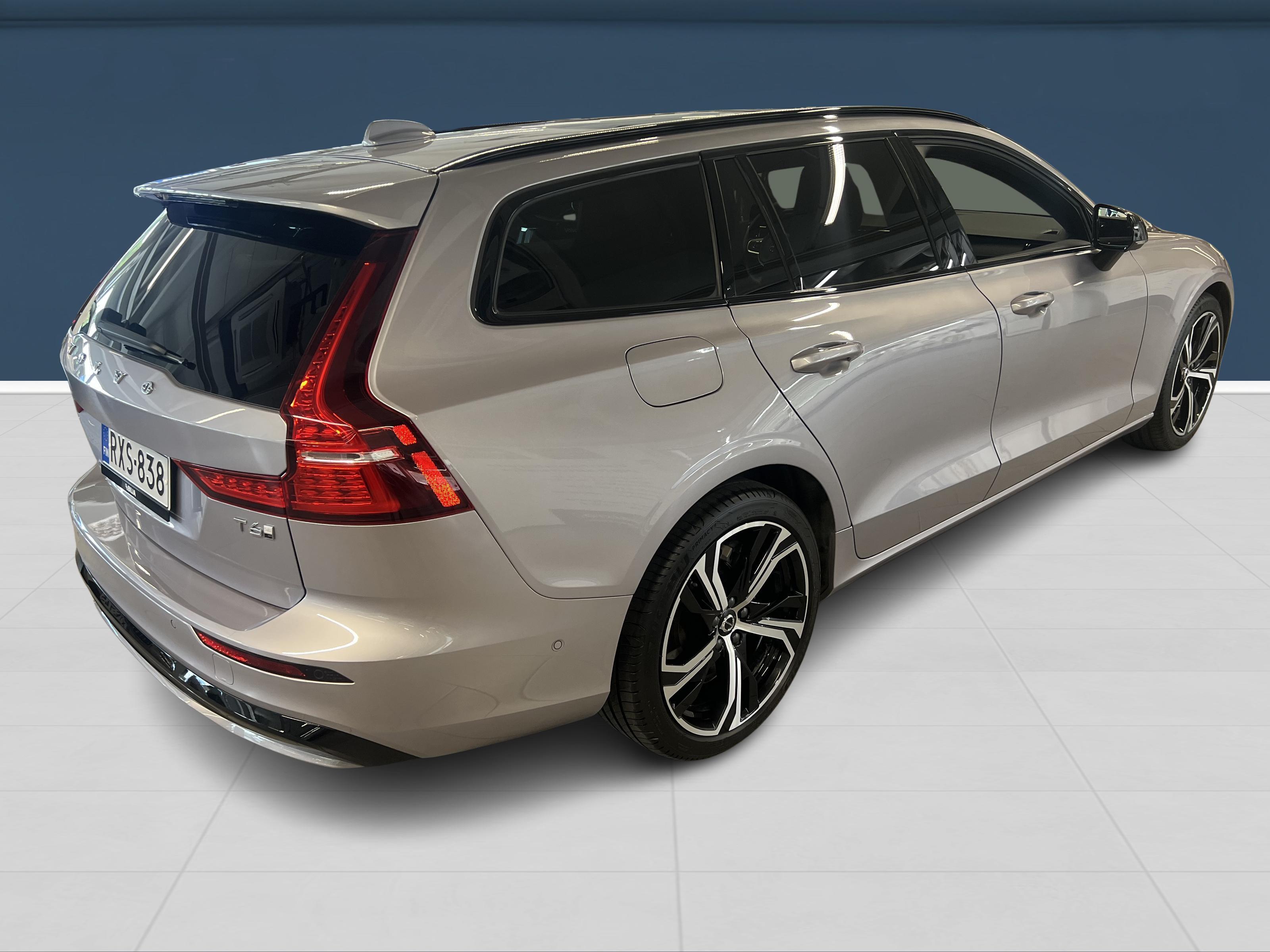 Volvo V60 T6 AWD Long Range Ultra Dark 2026, kuva 4/17