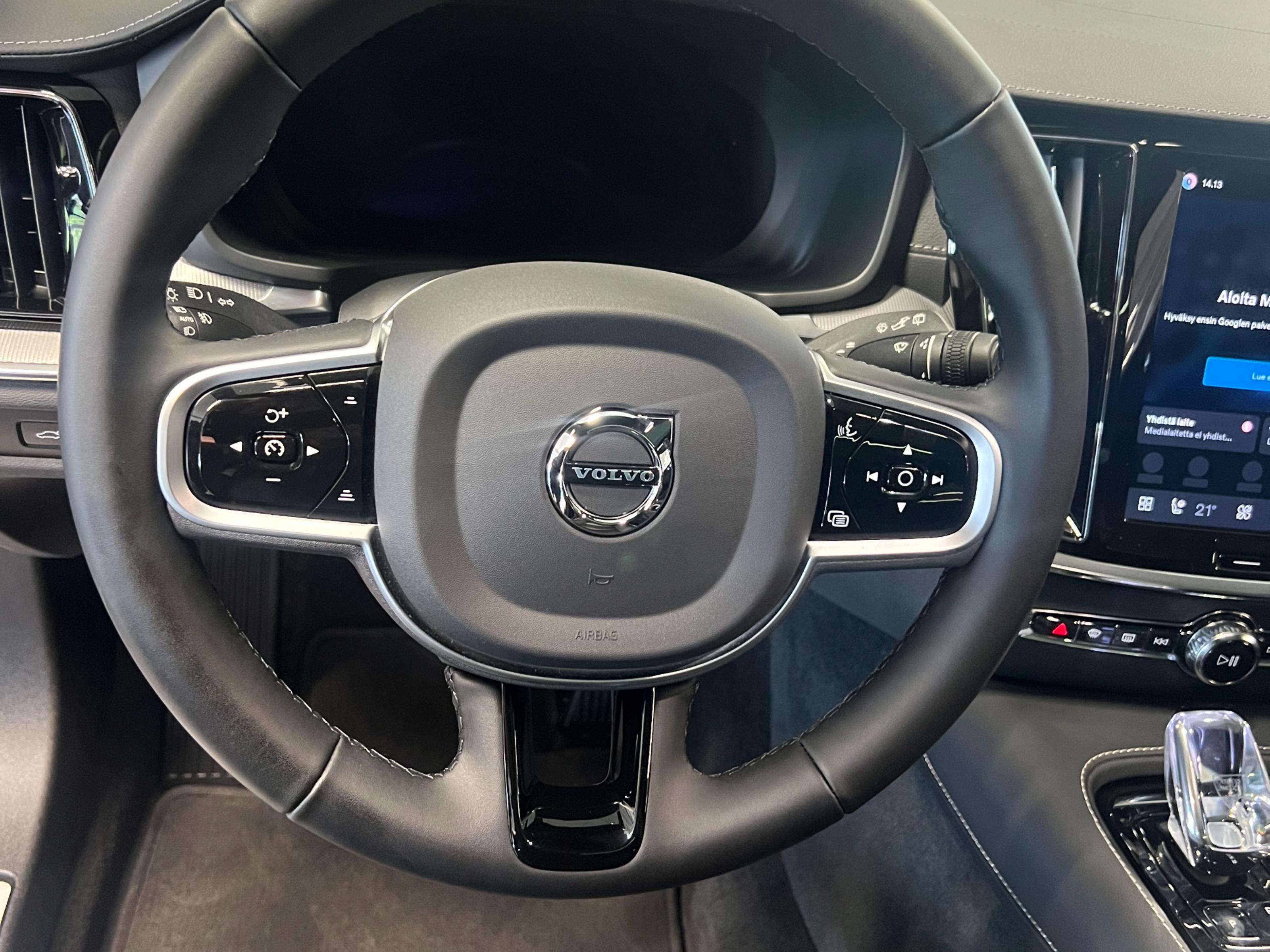 Volvo V60 T6 AWD Long Range Ultra Dark 2026, kuva 7/17