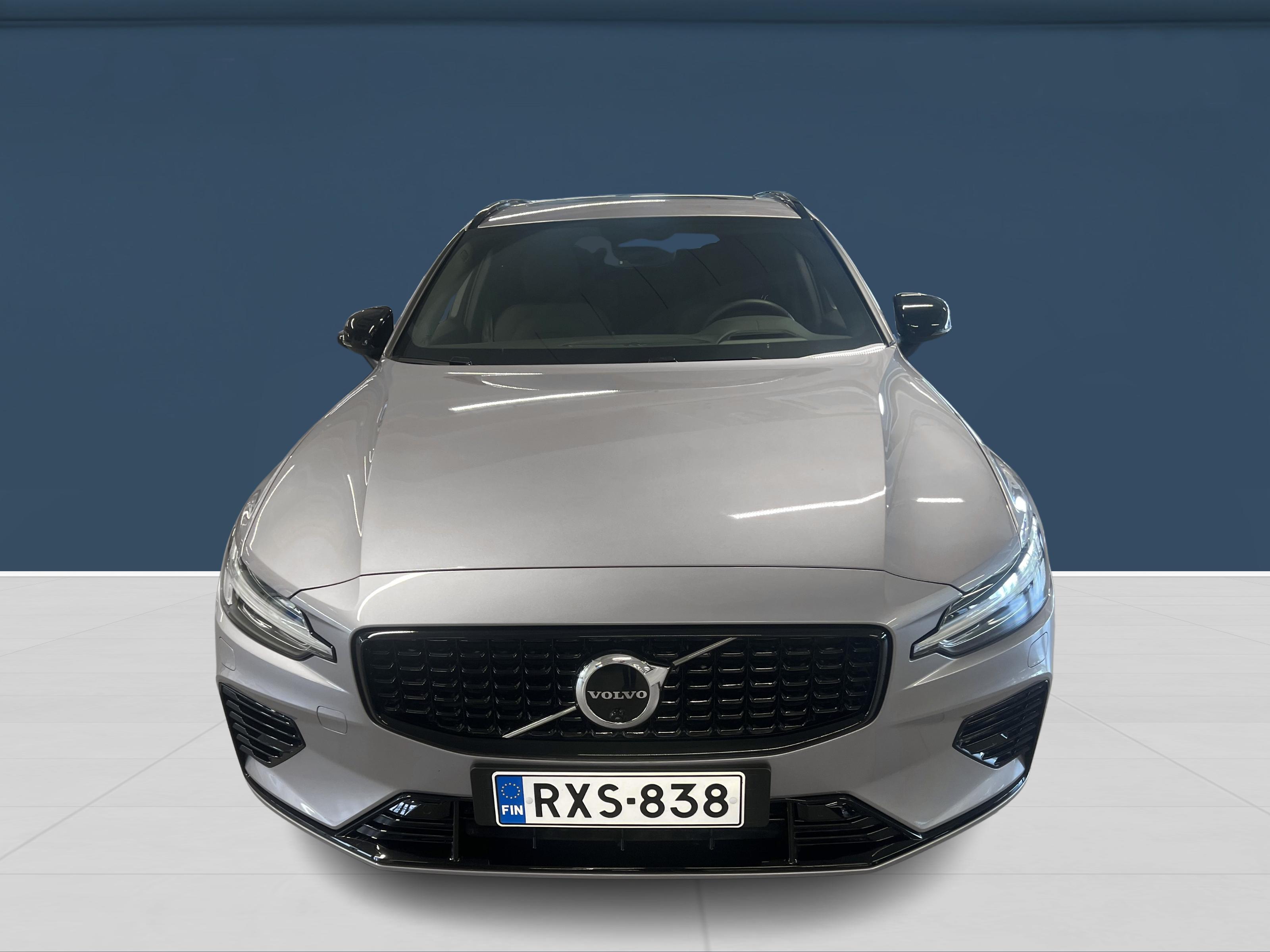 Volvo V60 T6 AWD Long Range Ultra Dark 2026, kuva 2/17