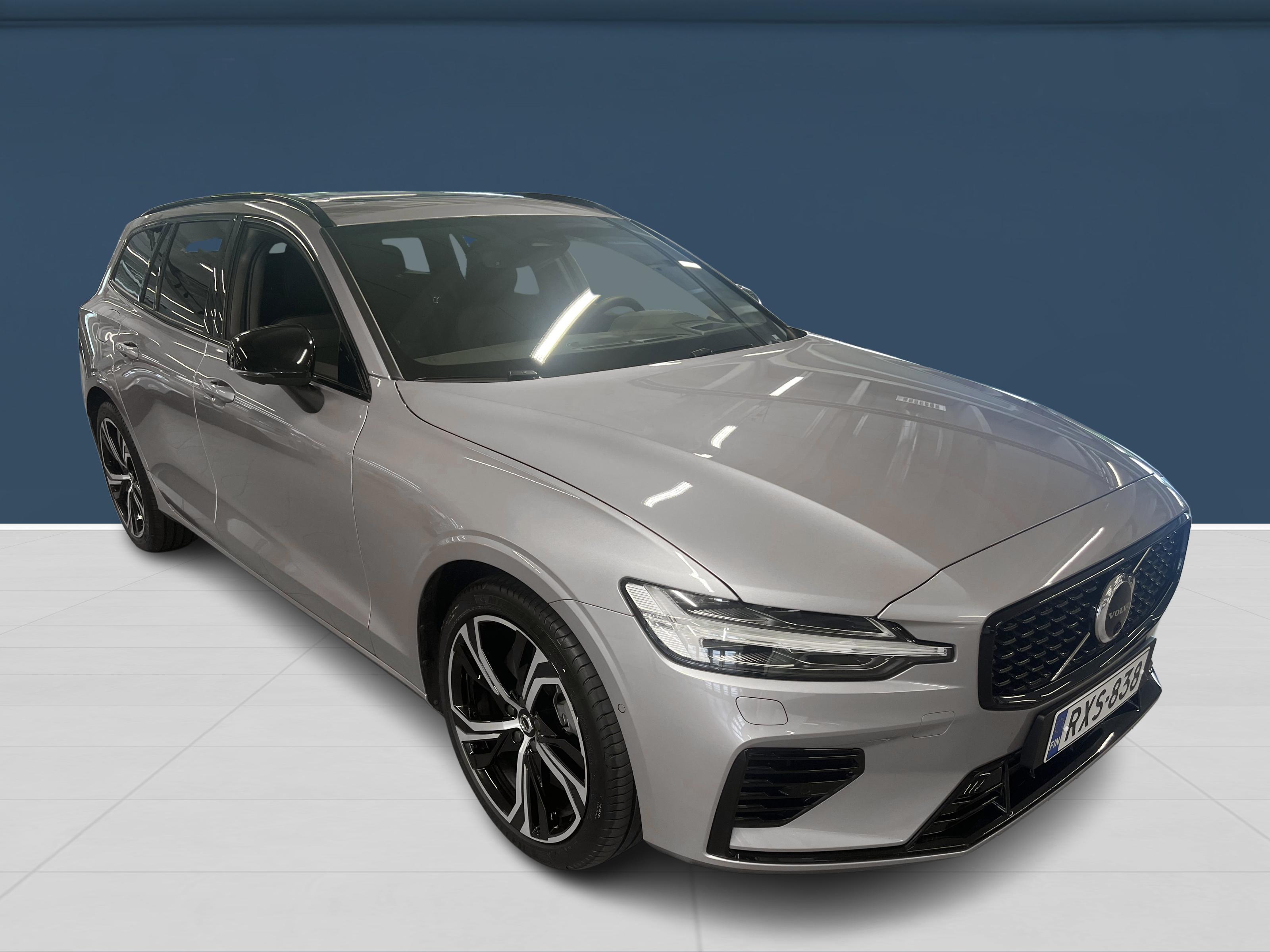 Volvo V60 T6 AWD Long Range Ultra Dark 2026, kuva 3/17