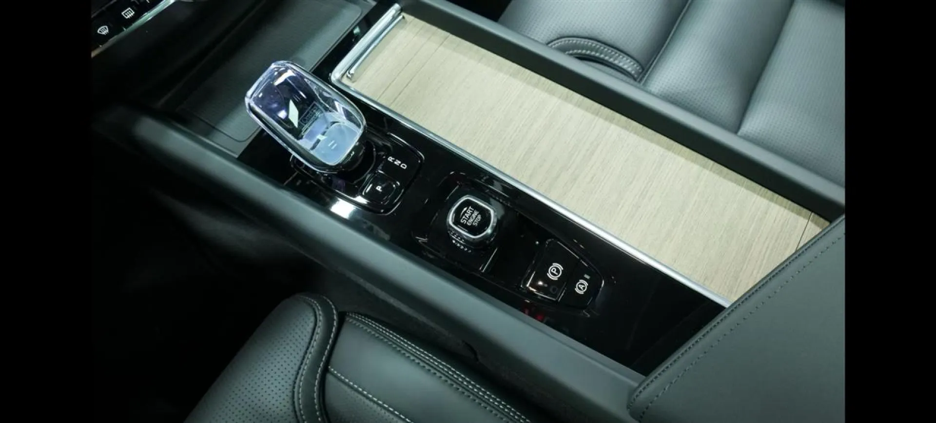 Autokuva 14 - RXU-644