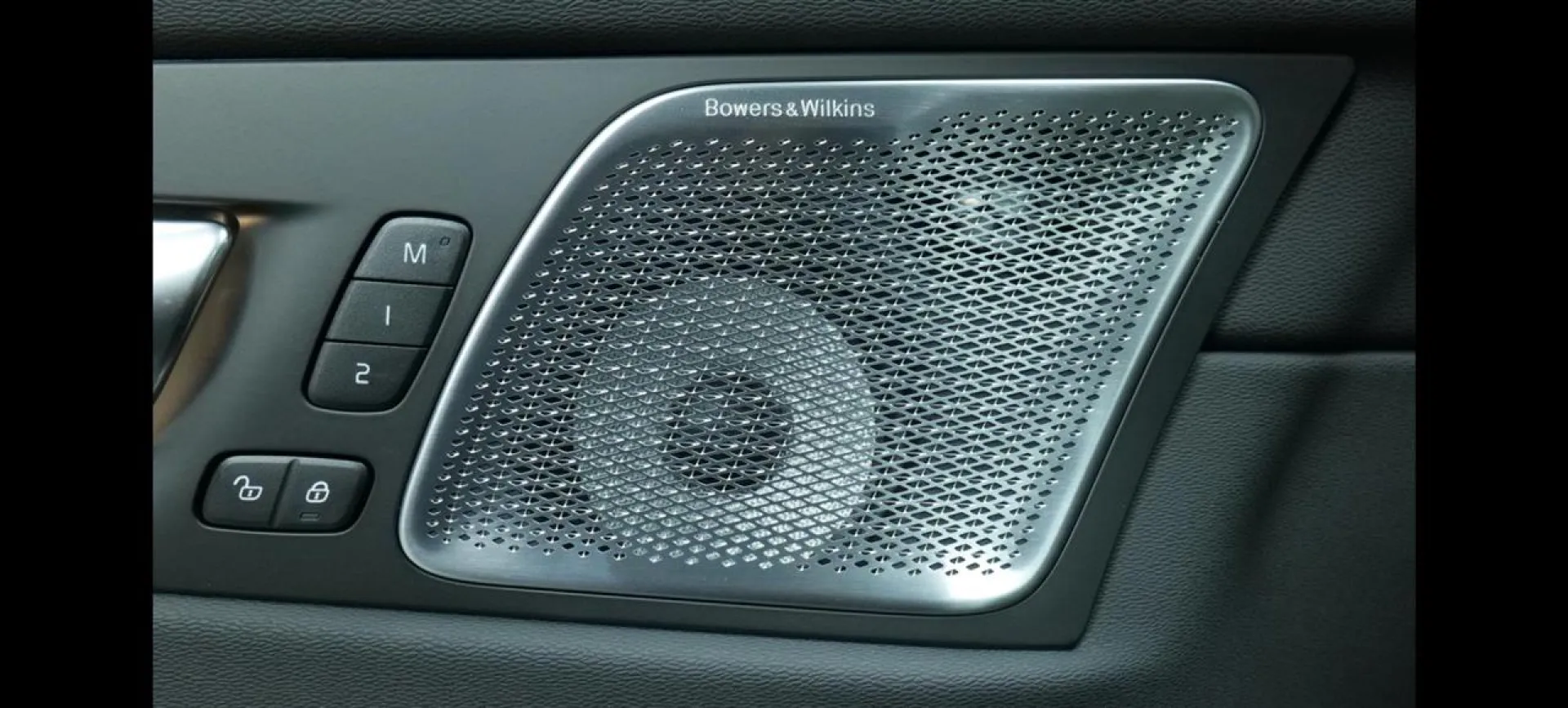 Autokuva 13 - RXU-644