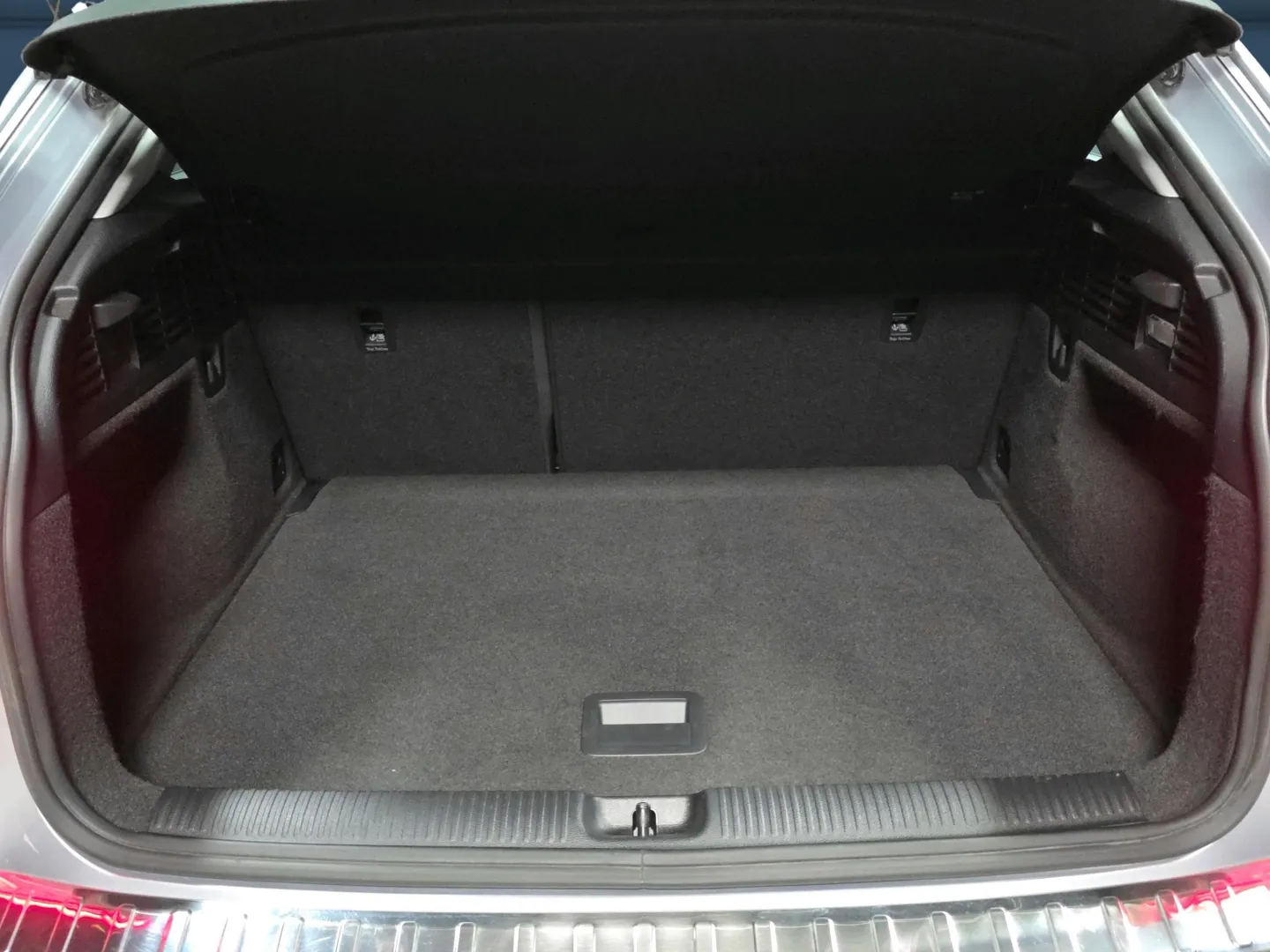 Autokuva 11 - SMN-279