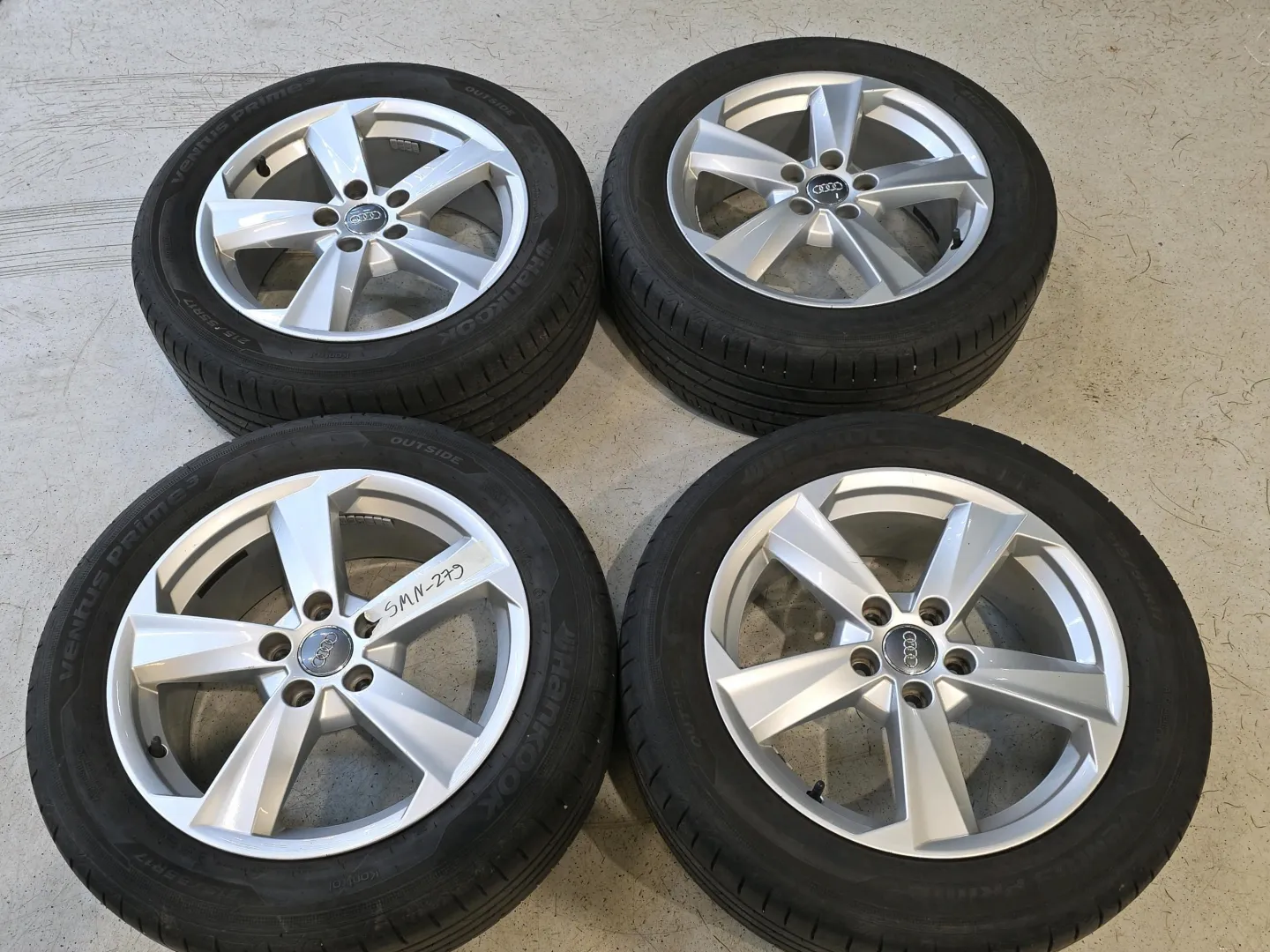 Autokuva 14 - SMN-279