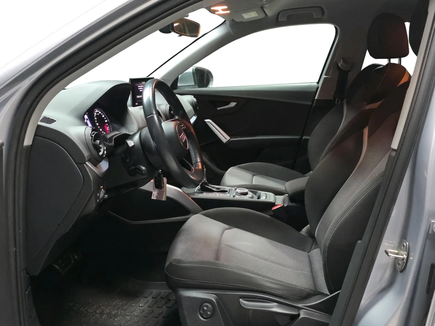 Autokuva 8 - SMN-279