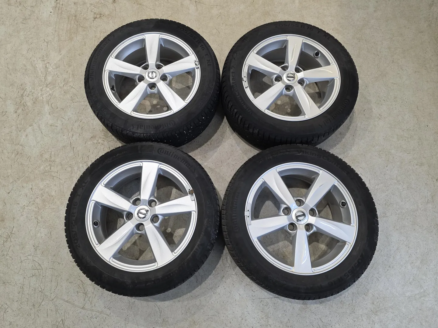 Autokuva 12 - SOJ-604