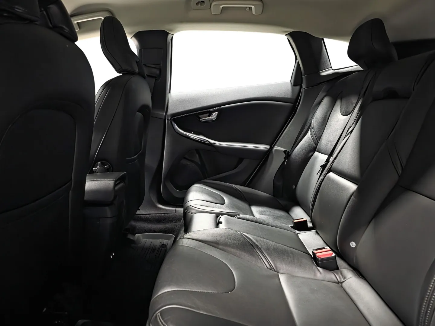 Autokuva 9 - SOJ-604