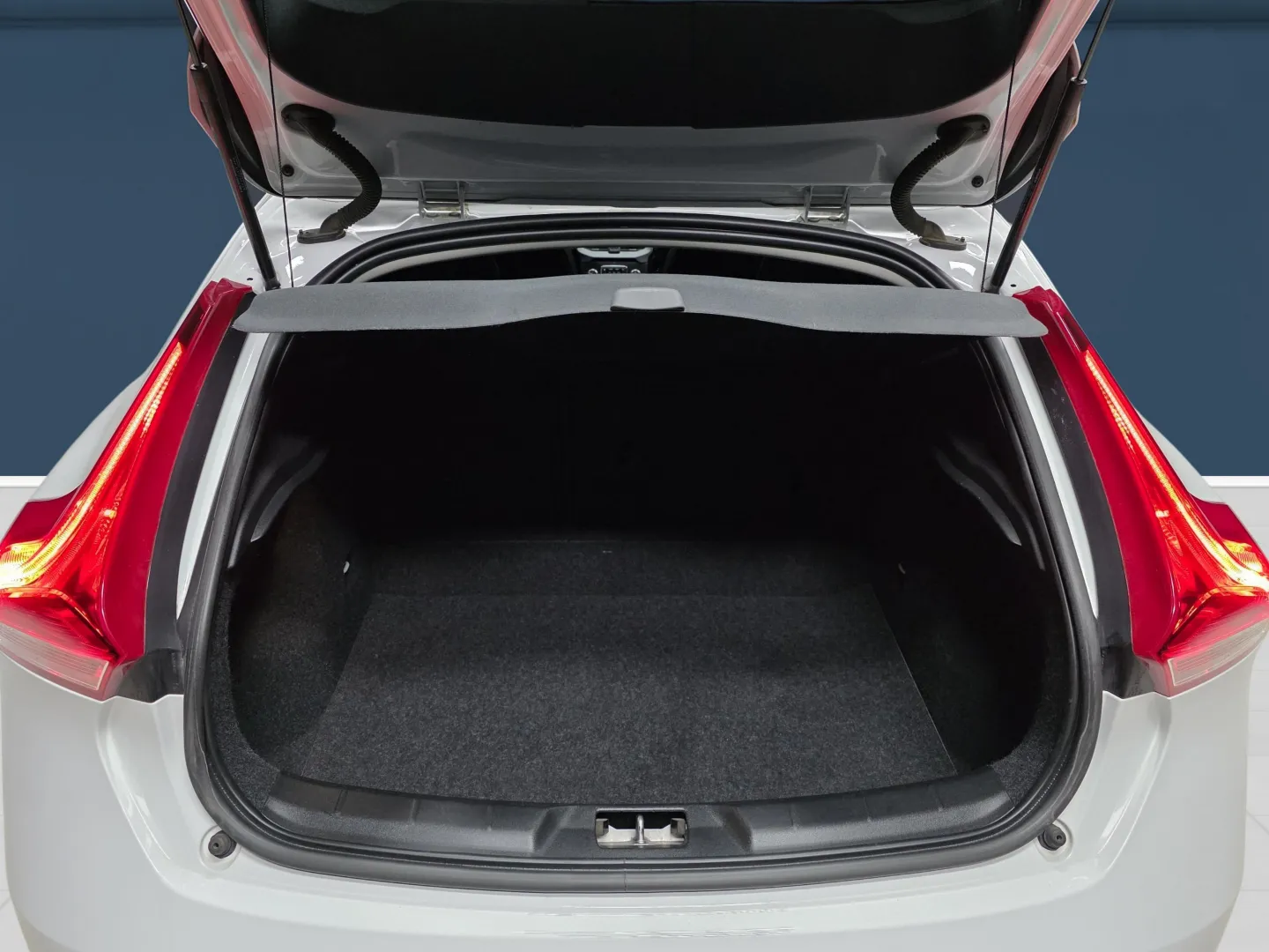 Autokuva 11 - SOJ-604