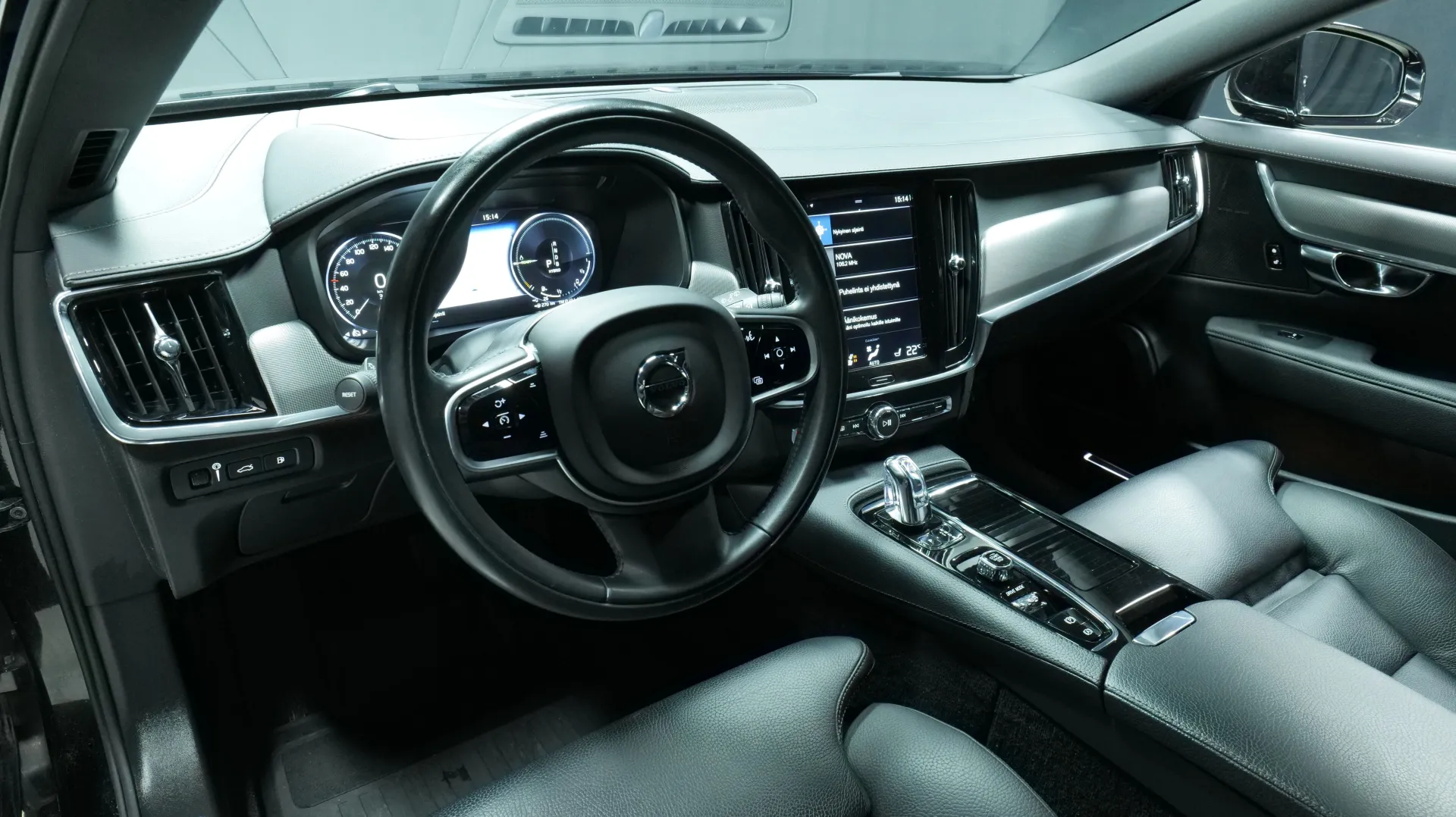 Autokuva 14 - SOJ-608