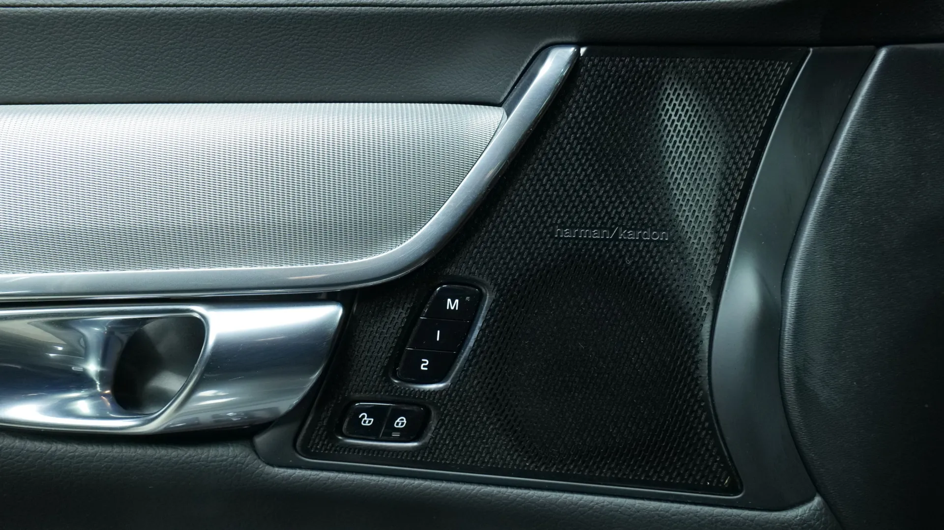 Autokuva 11 - SOJ-608