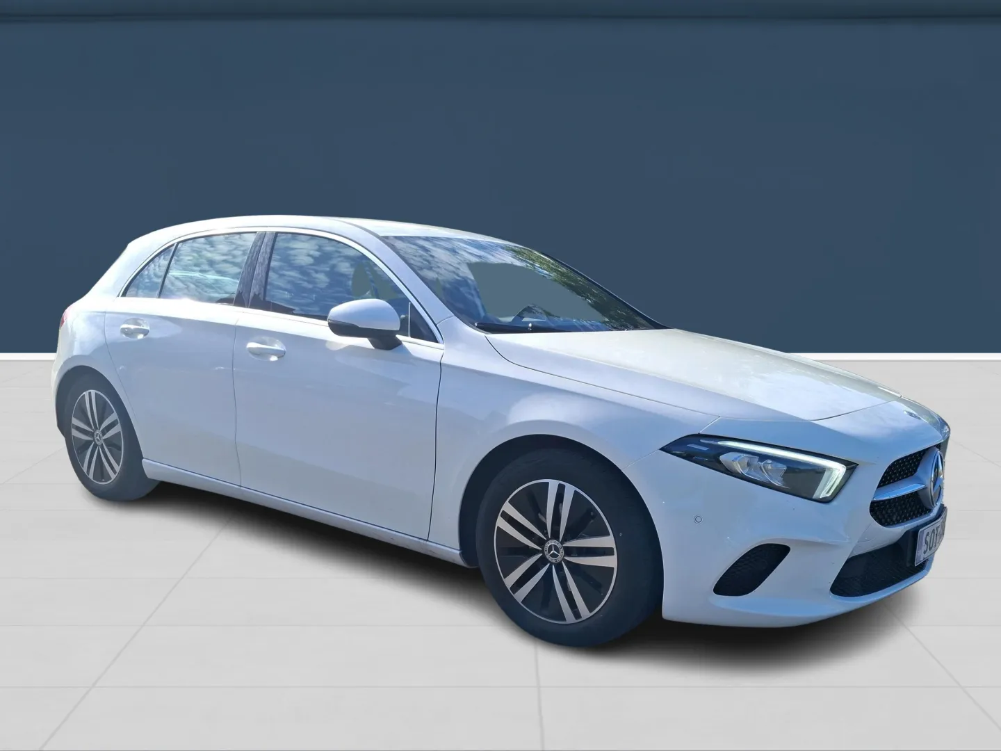 Autokuva 3 - SOT-731