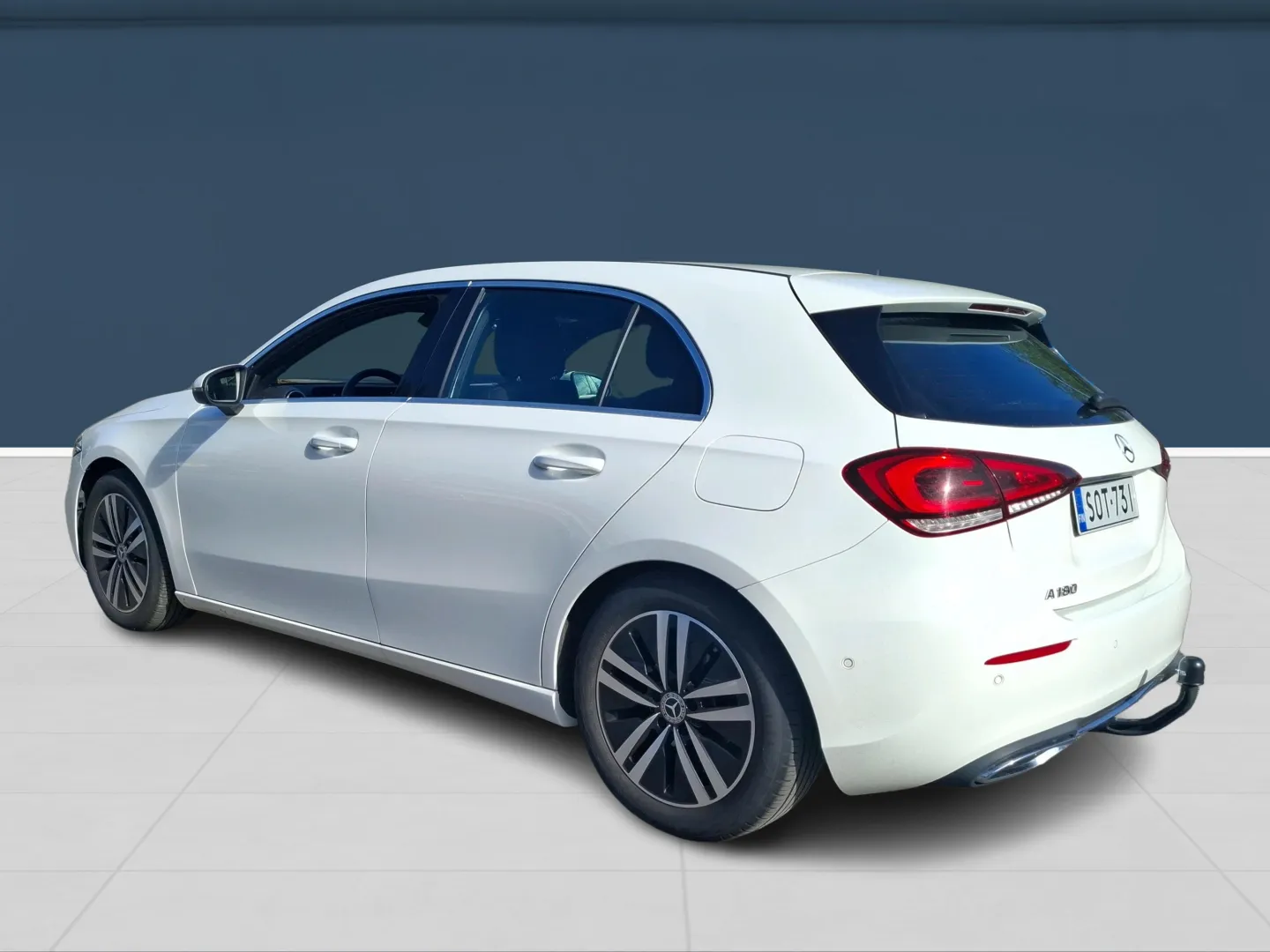 Autokuva 6 - SOT-731