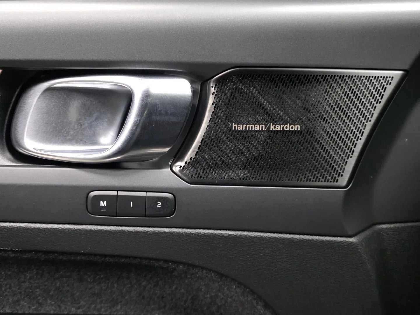 Autokuva 15 - SOV-105