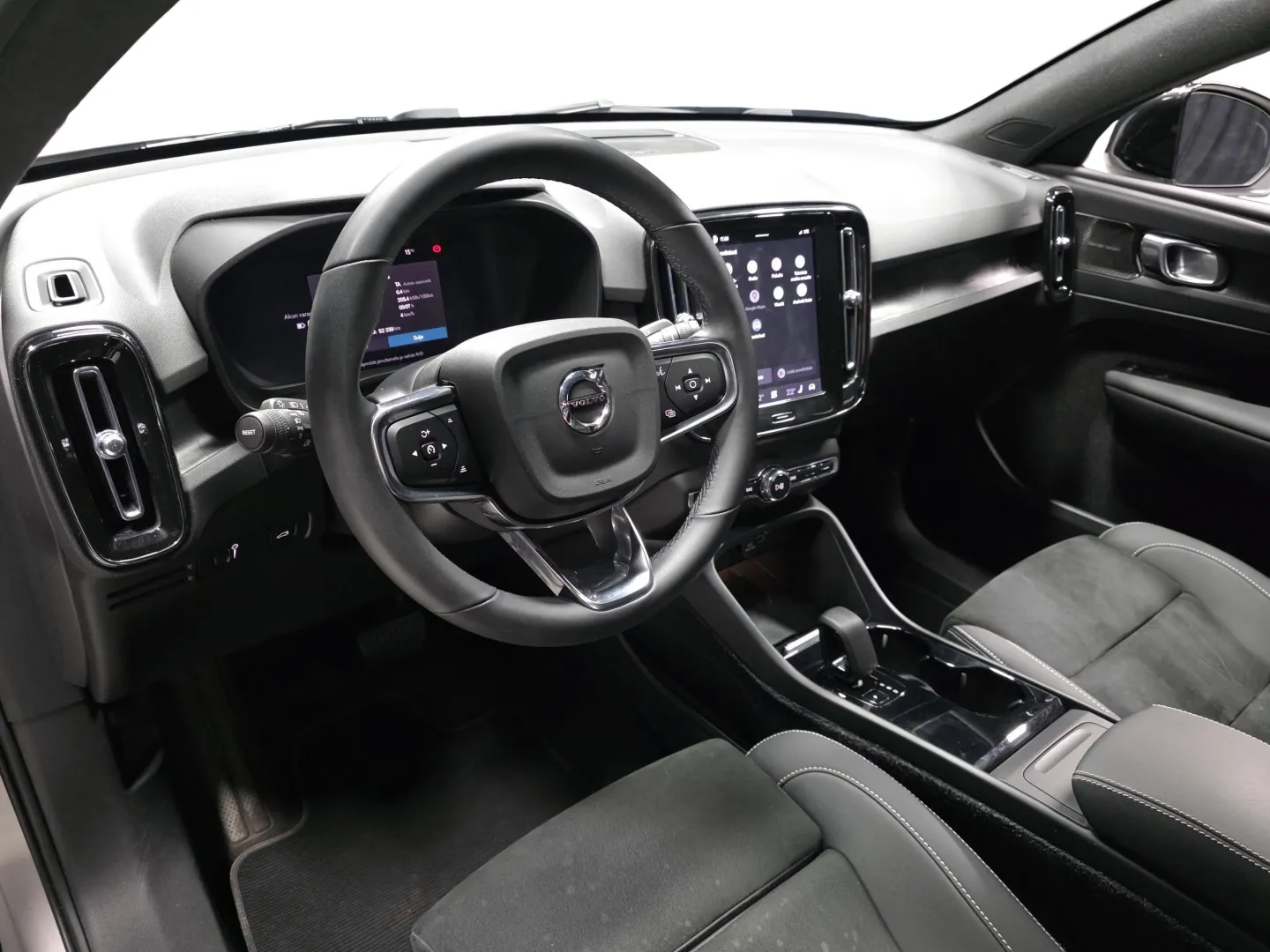 Autokuva 8 - SOV-105