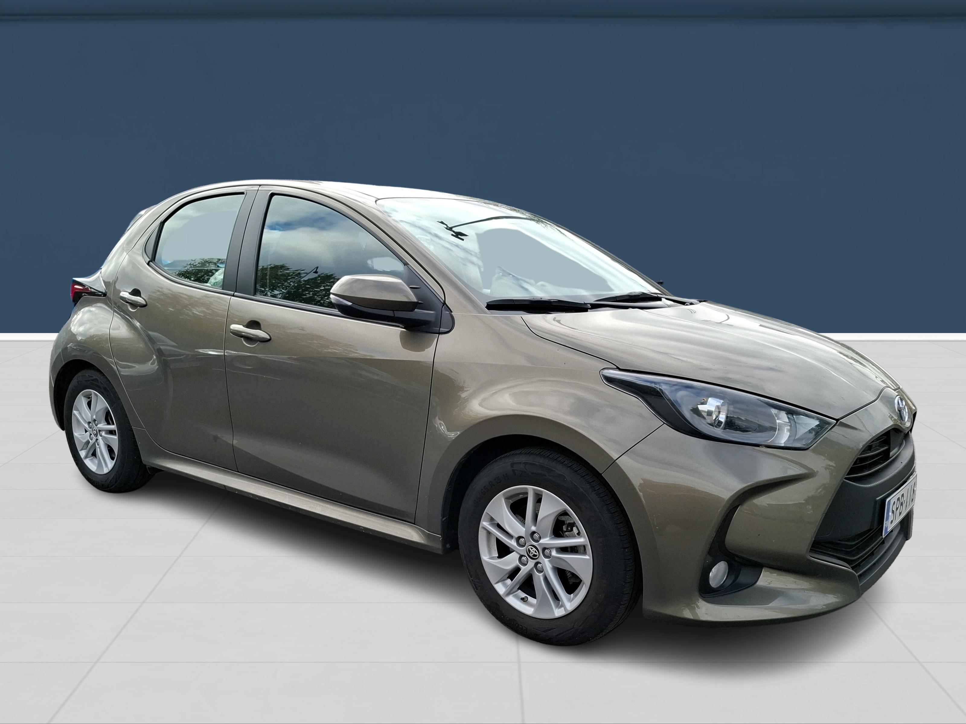 Toyota Yaris 1,5 Hybrid Active 2023, kuva 3/11