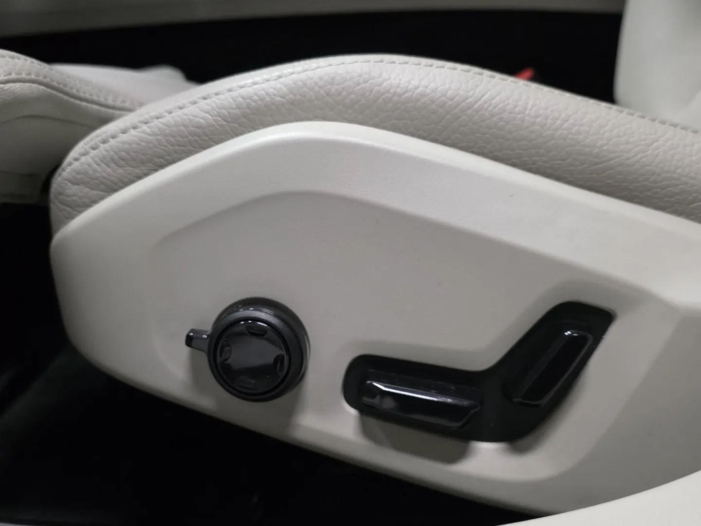 Autokuva 15 - SPB-165