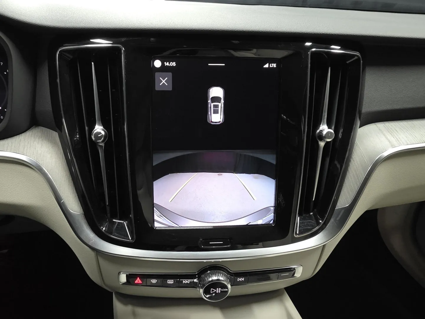 Autokuva 13 - SPB-165