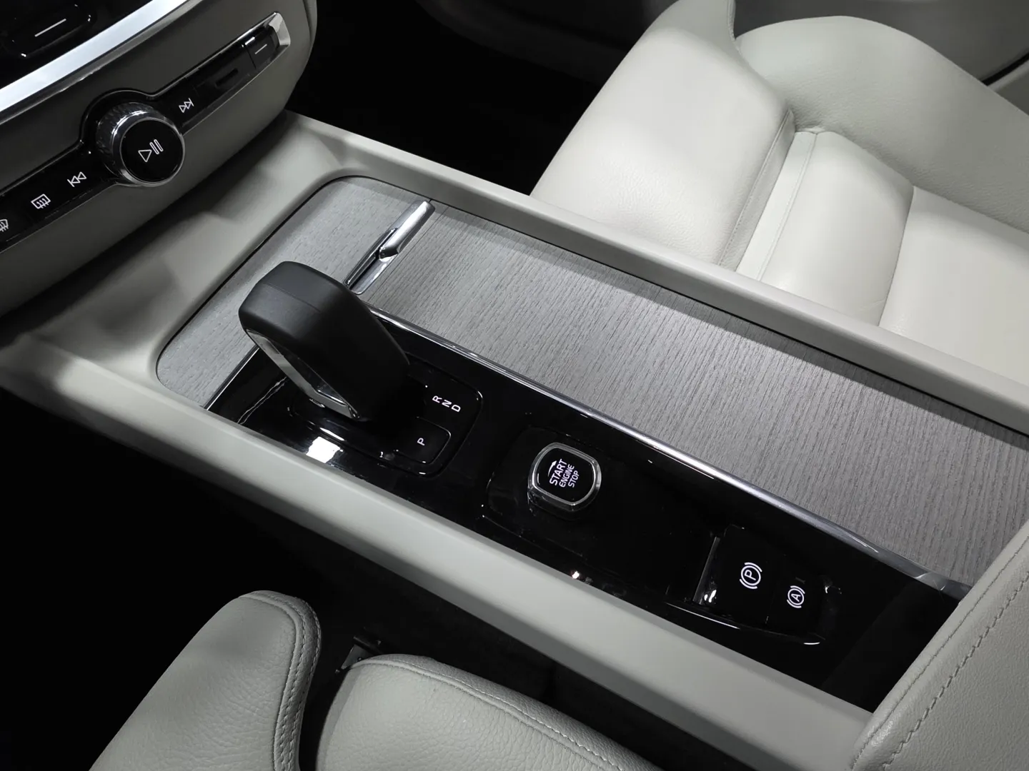 Autokuva 14 - SPB-165