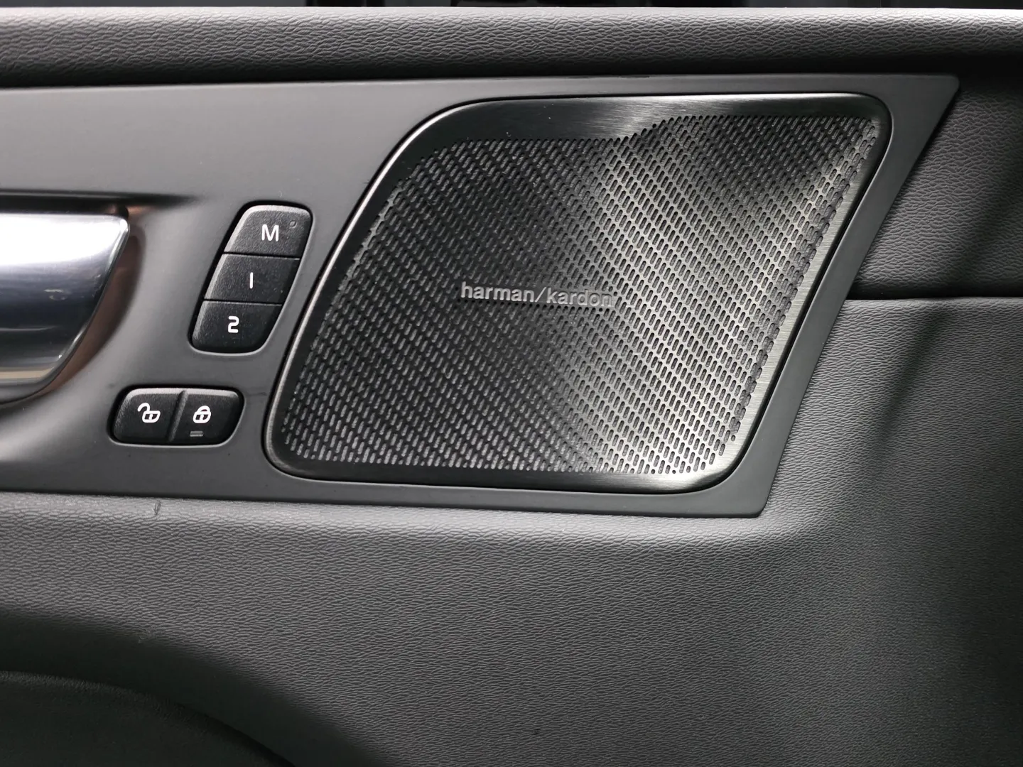 Autokuva 15 - SPB-233