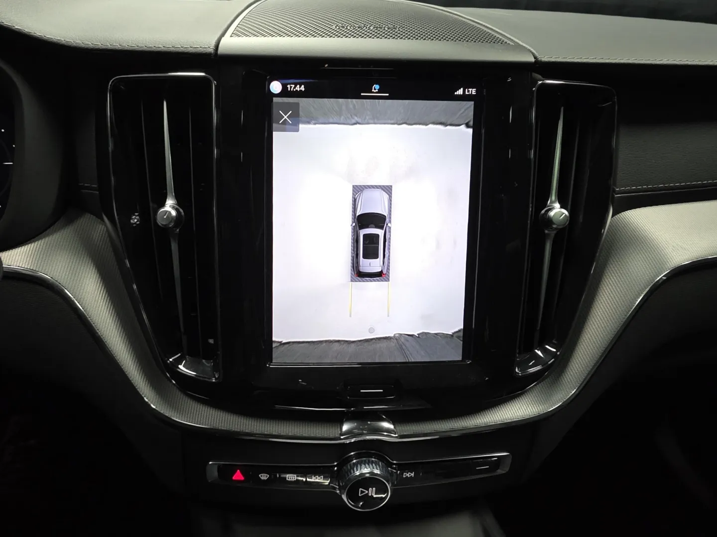 Autokuva 13 - SPB-233