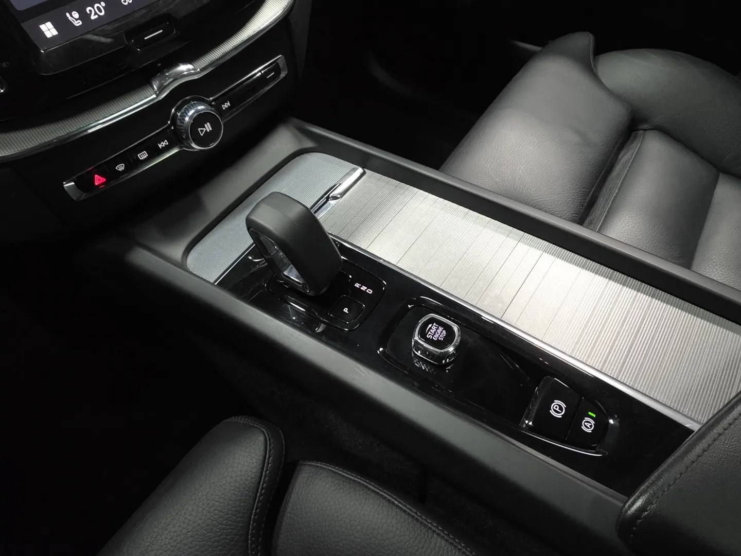 Autokuva 14 - SPB-233