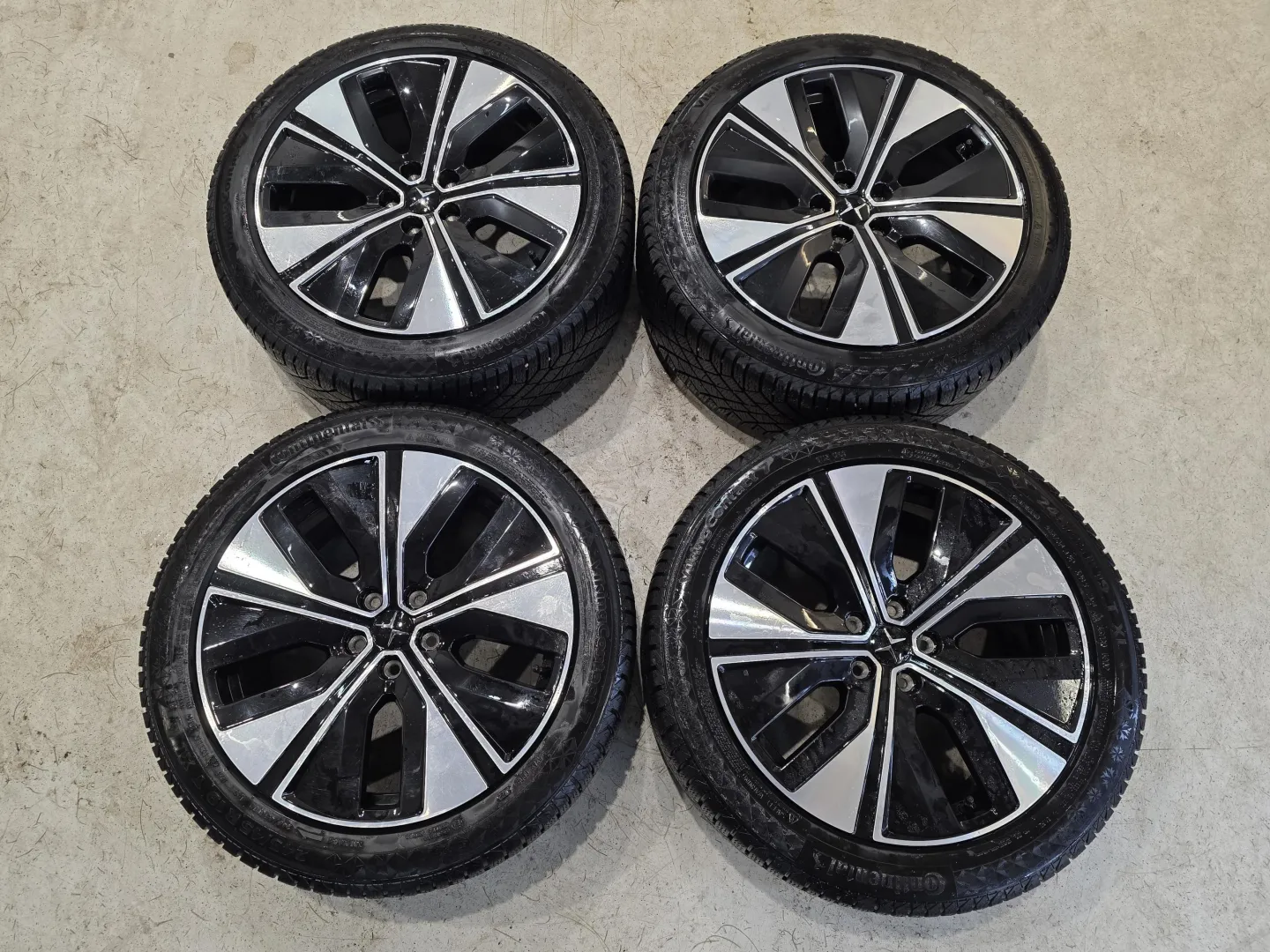 Autokuva 12 - SPJ-612