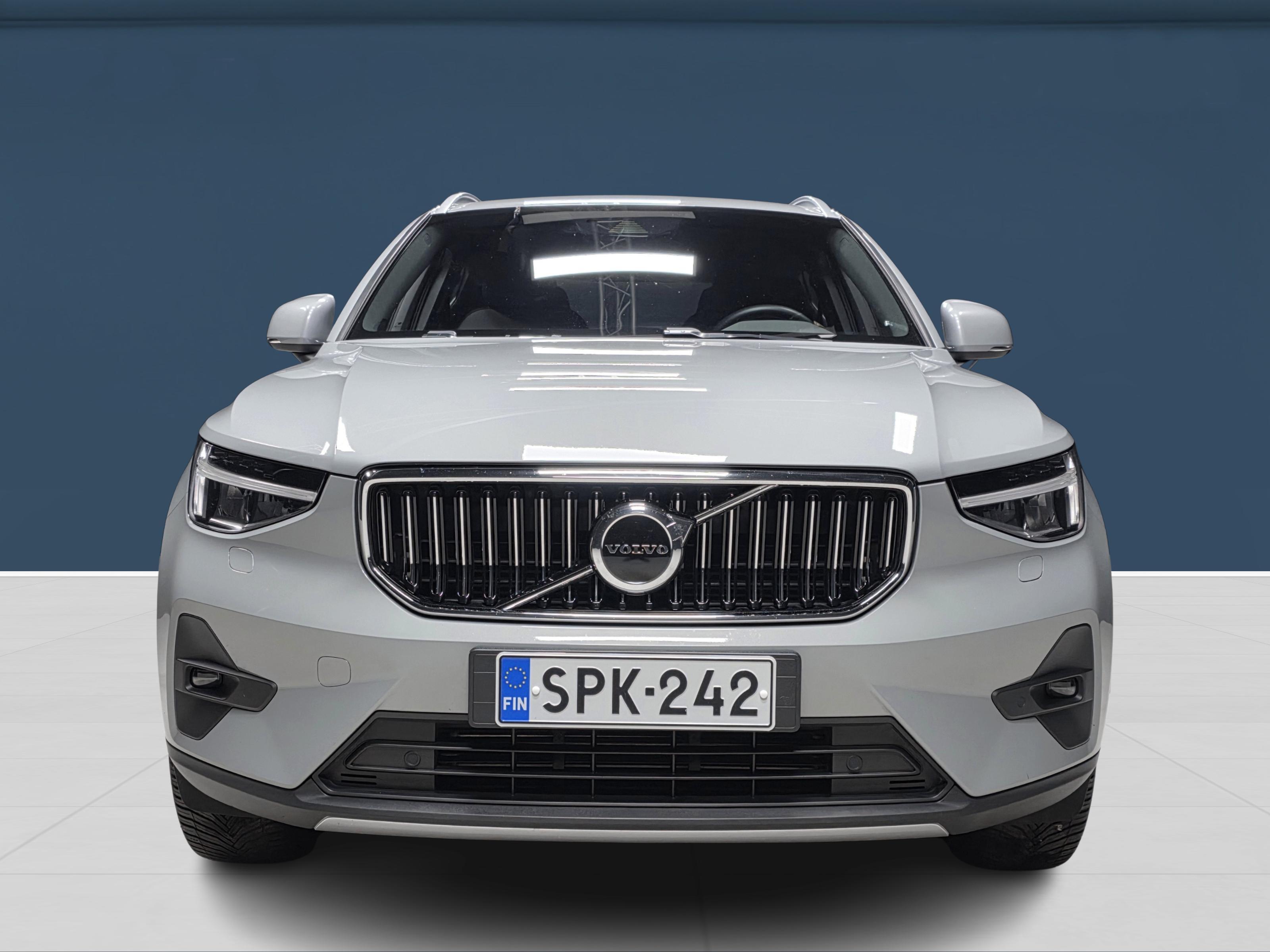 Volvo XC40 T4 TwE Plus Bright aut 2024, bild 2/17