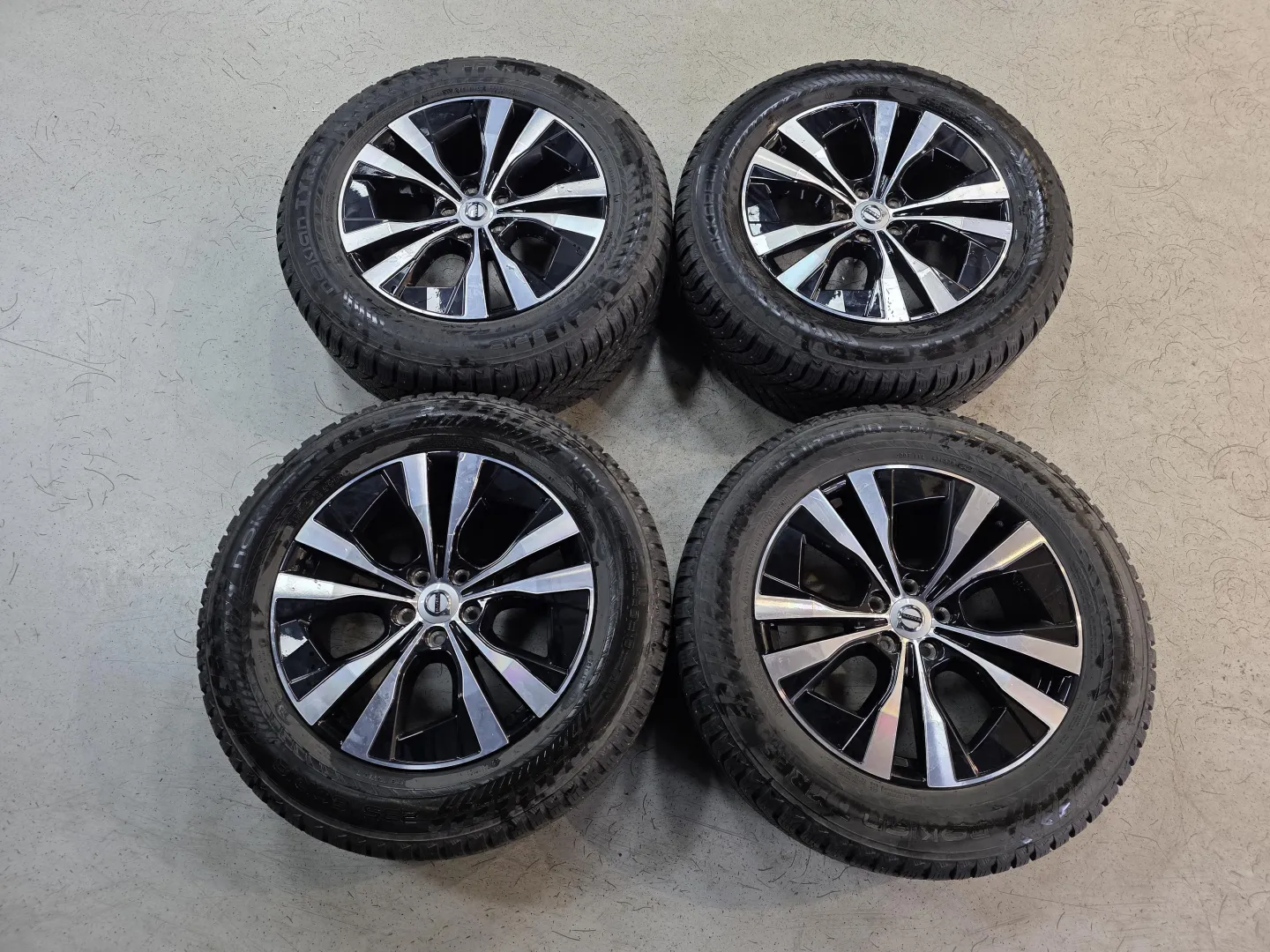 Autokuva 12 - SPN-397